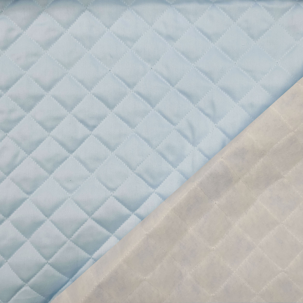 Trapunta Piquet Azzurro con Retro in Ovatta