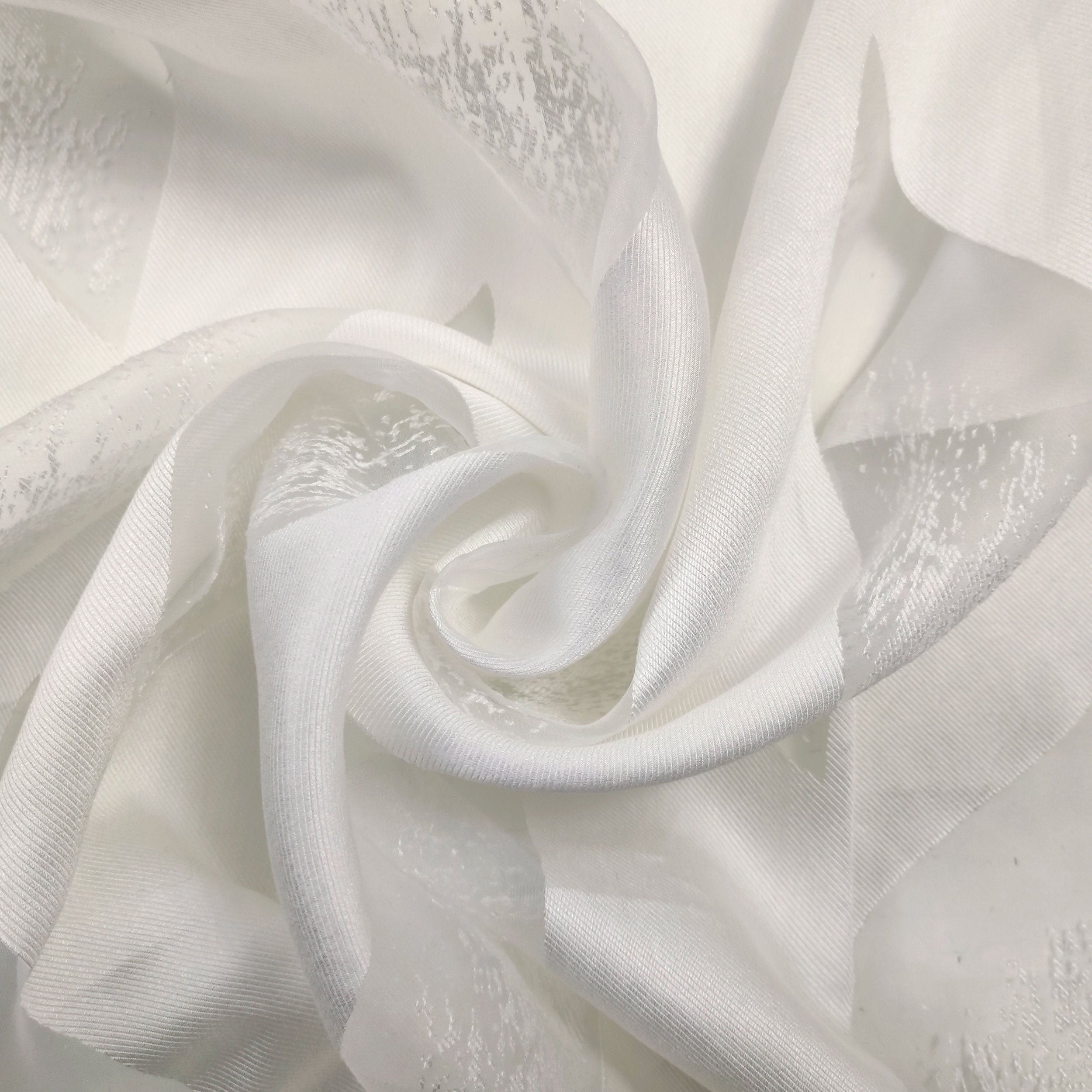 Devola - Tenda a disco, in jacquard, forata, in stile rustico, in pizzo, trasparente, con motivo floreale, con bordo curvo, 100 x 180 cm, colore bianco, confezione da 2 Devola - Tenda a disco, in jacquard, forata, in stile rustico, in pizzo, trasparente, con motivo floreale, con bordo curvo, 100 x 180 cm, colore bianco, confezione da 2