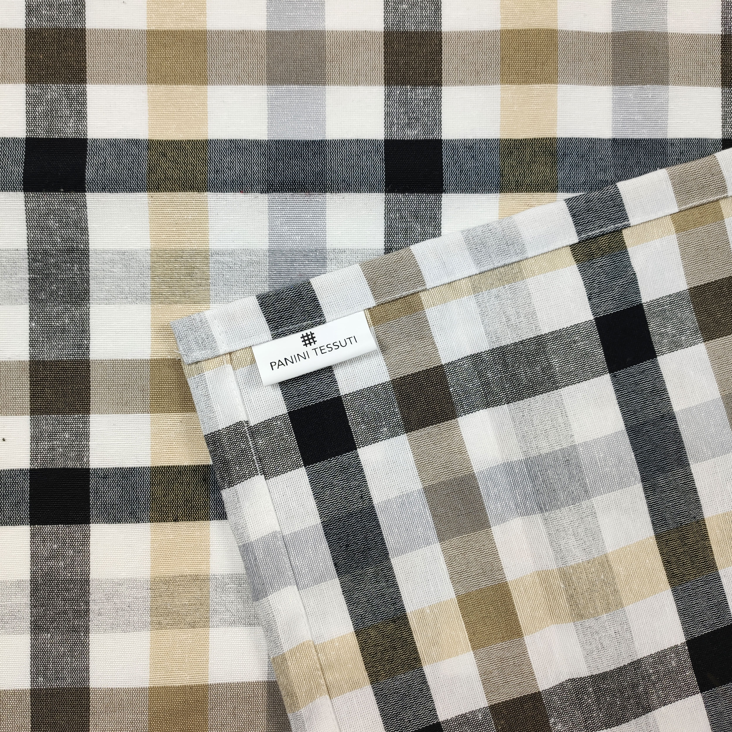 Tovaglia Confezionata Quadretti Grigi Beige 140x240 cm Image