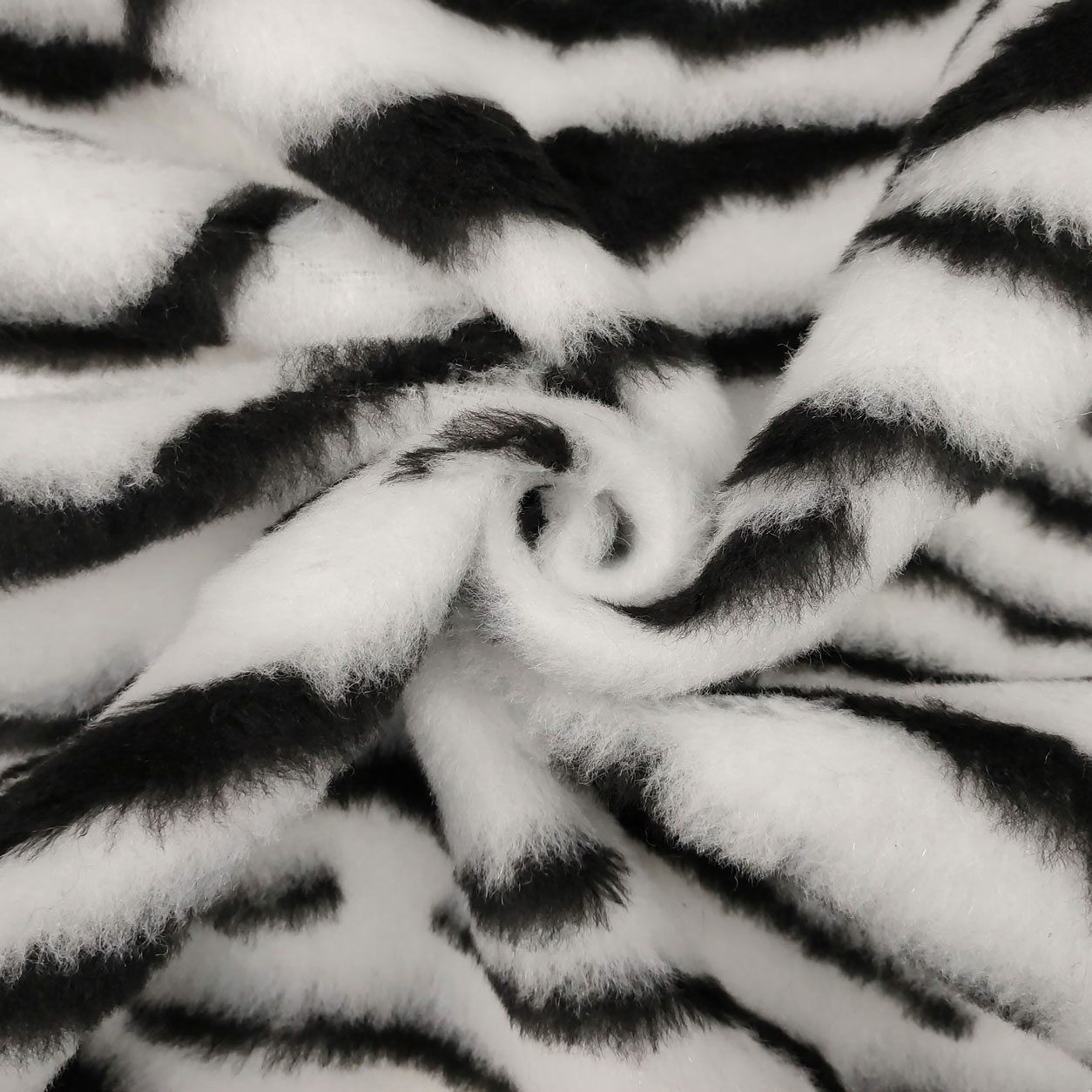 Tessuto Pelo Carnevale Zebrato