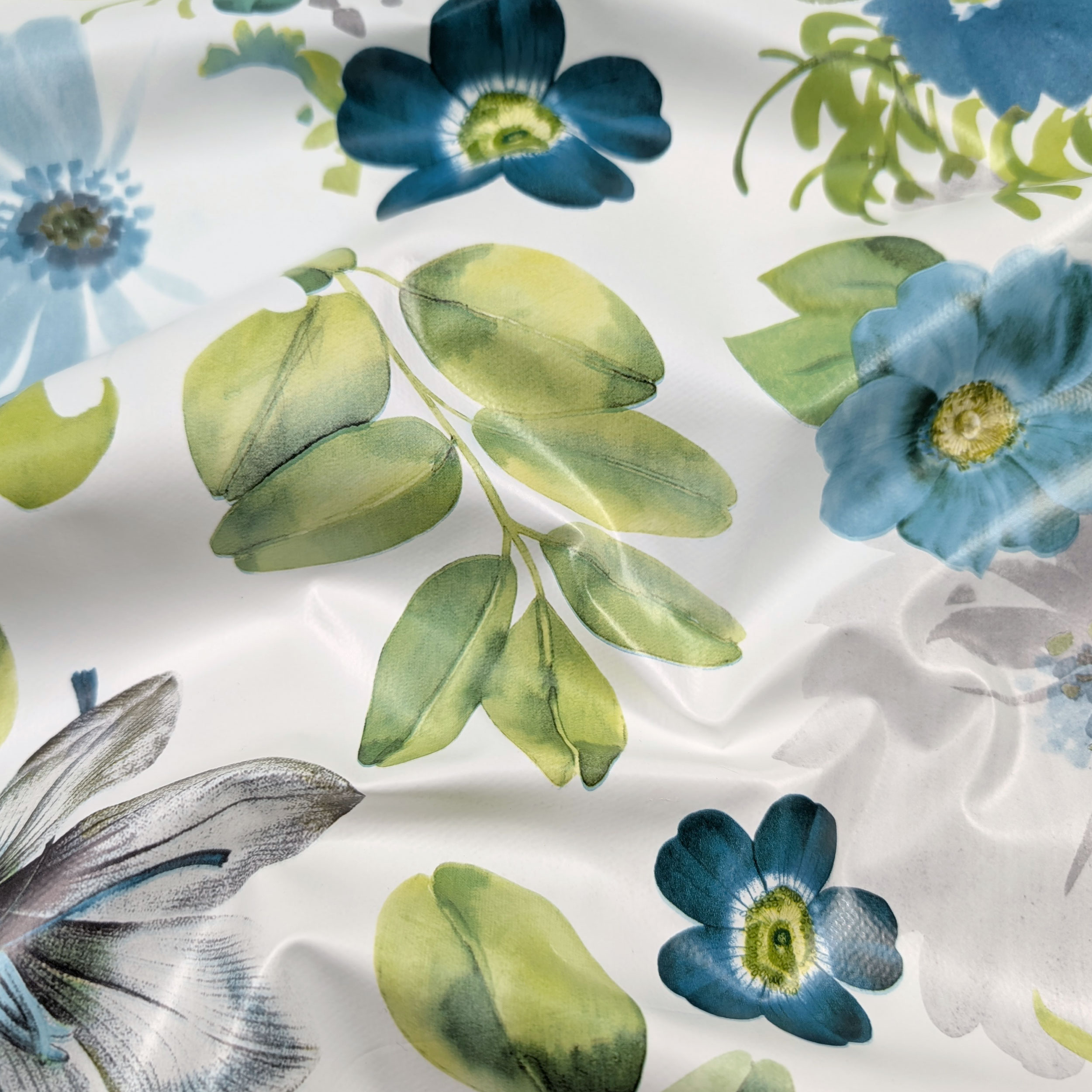 Tessuto per Tovaglia Plastificata Fiori Toni Freddi Image