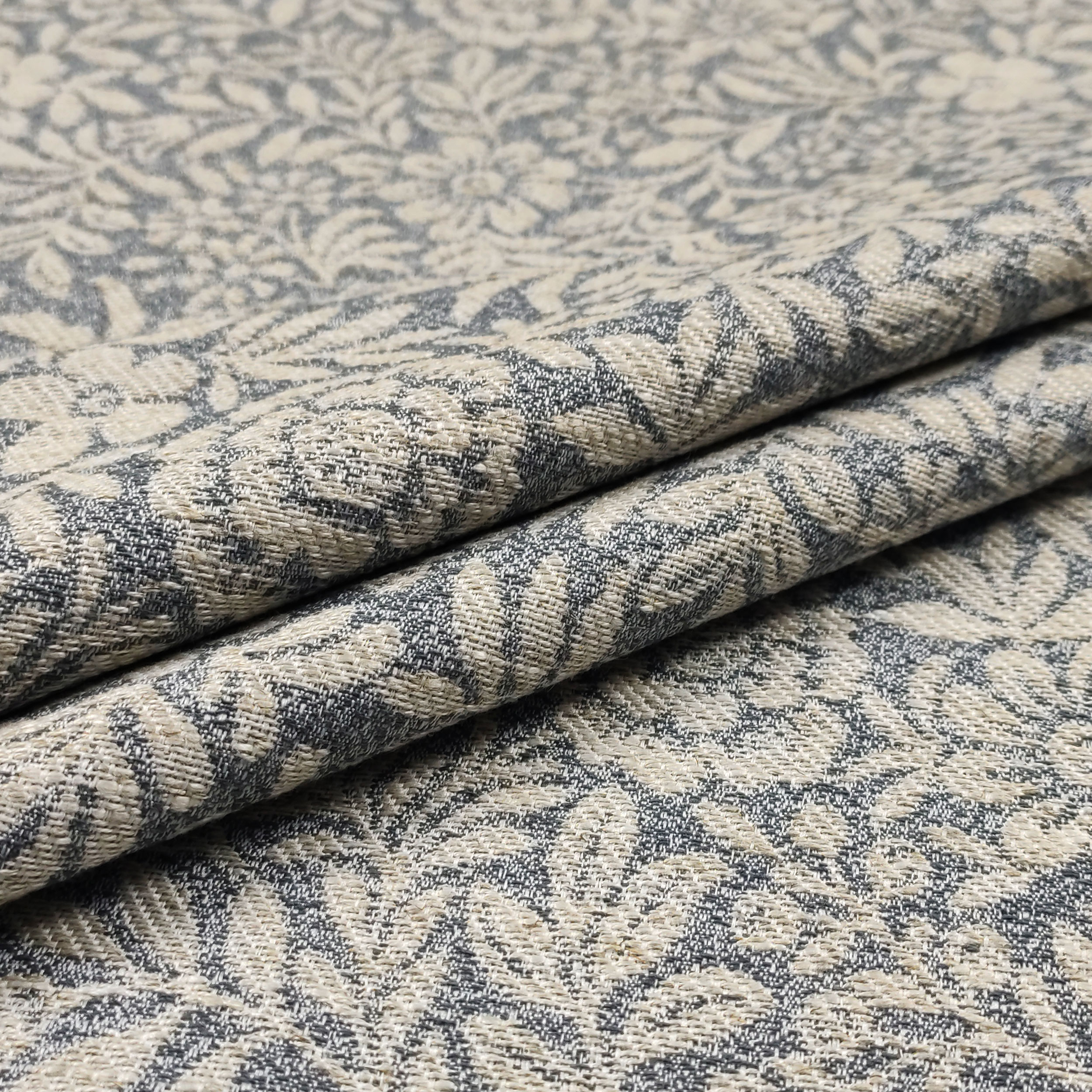 Tessuto Jacquard Fiori Chiari Sfondo Grigio