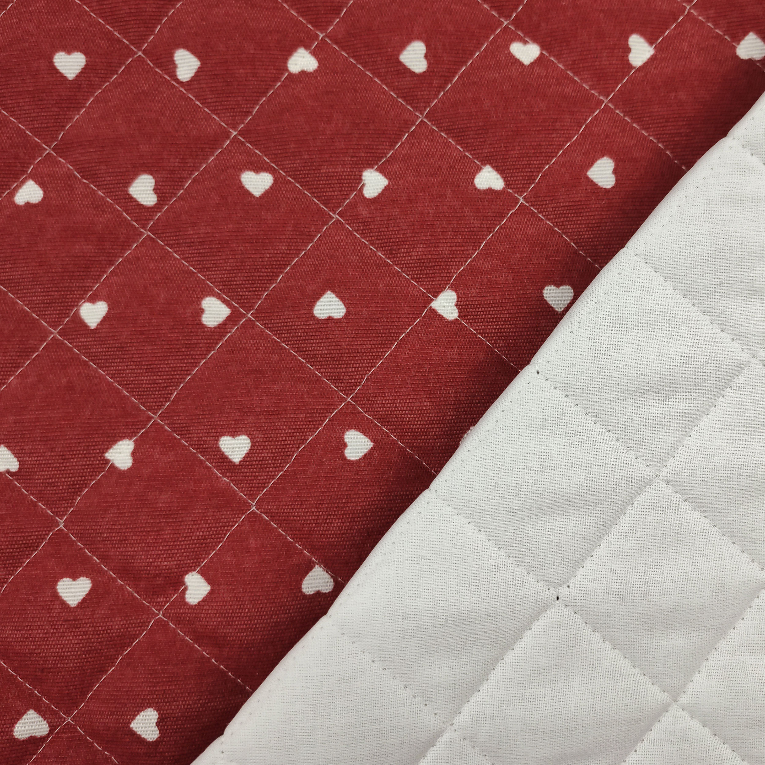 Tessuto Trapuntato Cuori Bianchi Sfondo Rosso