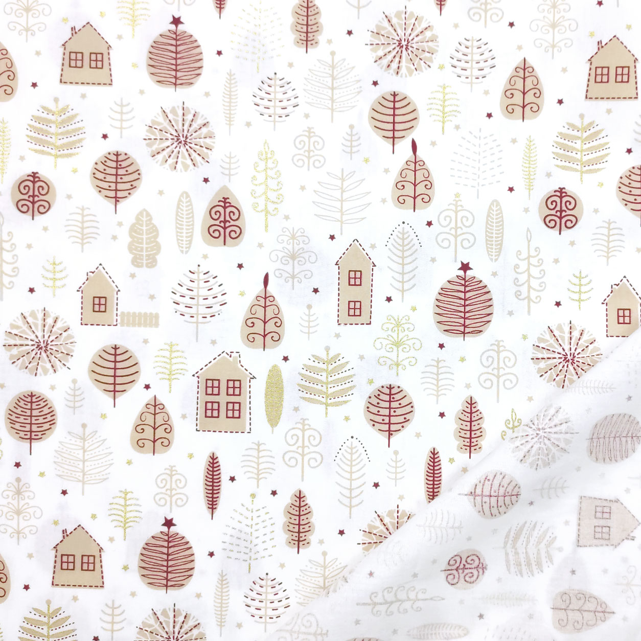 tessuto-cotone-alberi-case-natalizie-con-sfondo-bianco