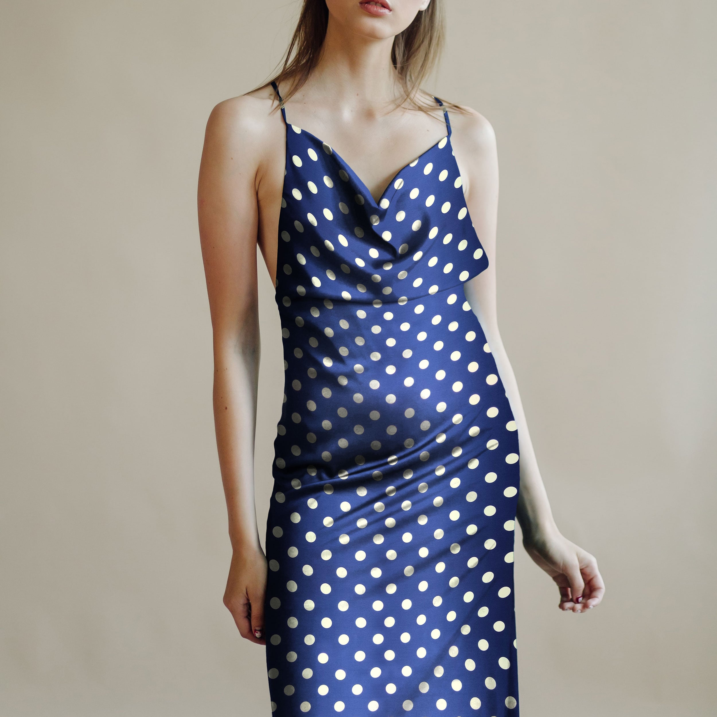 Seta Abbigliamento Fantasia Pois Bianchi in Blu