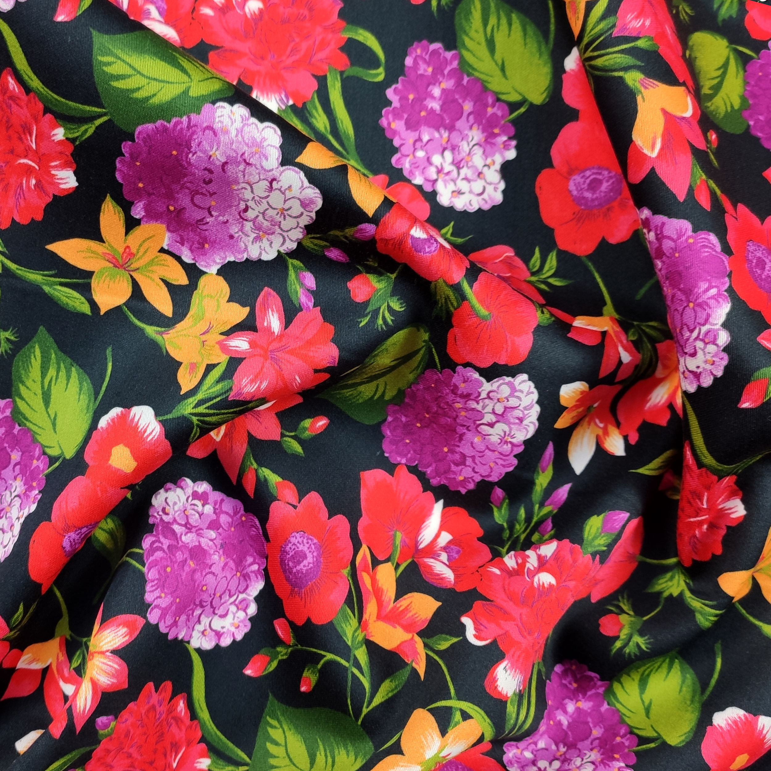 Rasatello Cotone Sfondo Nero con Fiori Rossi e Fuxia