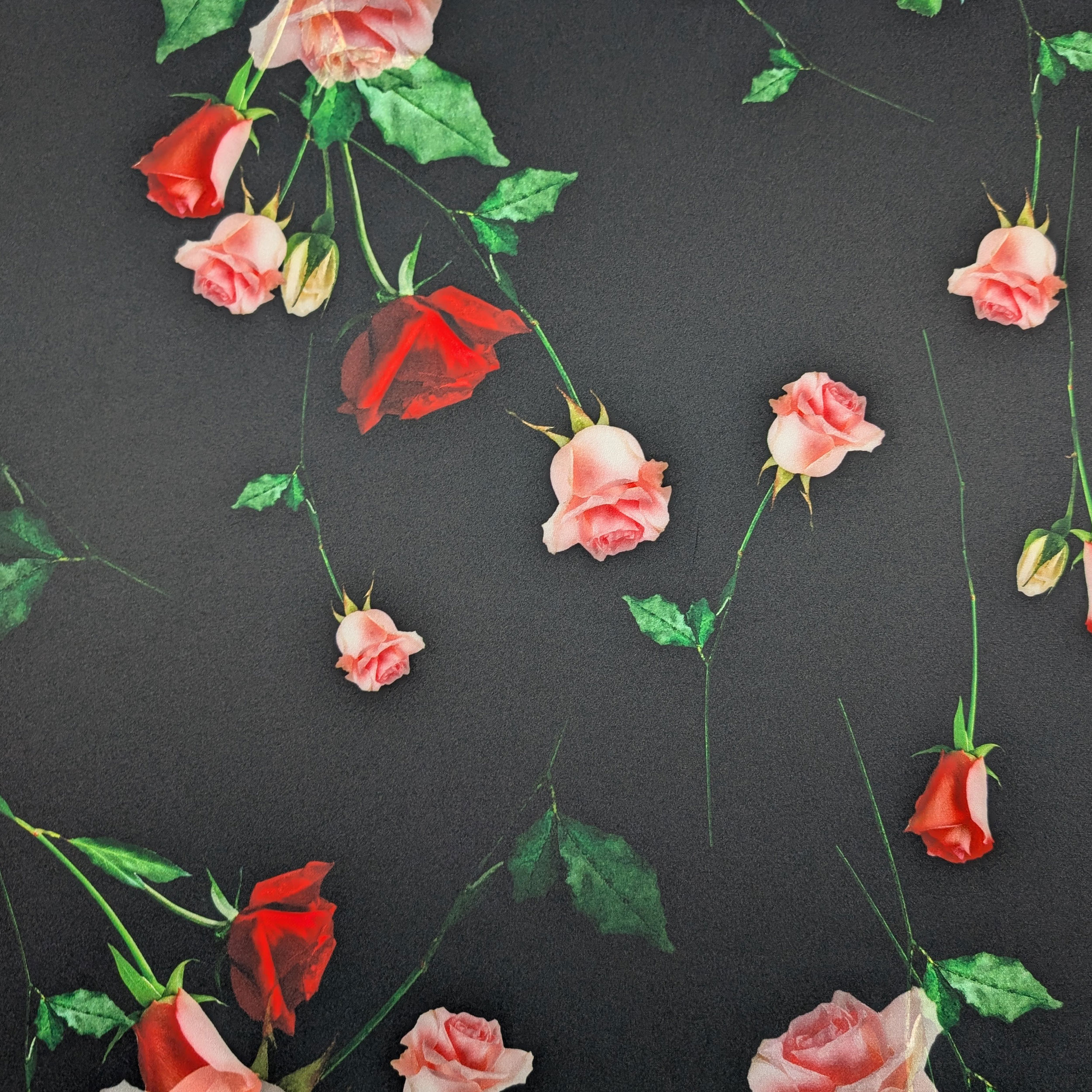 Raso Setato Alta Moda Boccioli di Rose Image