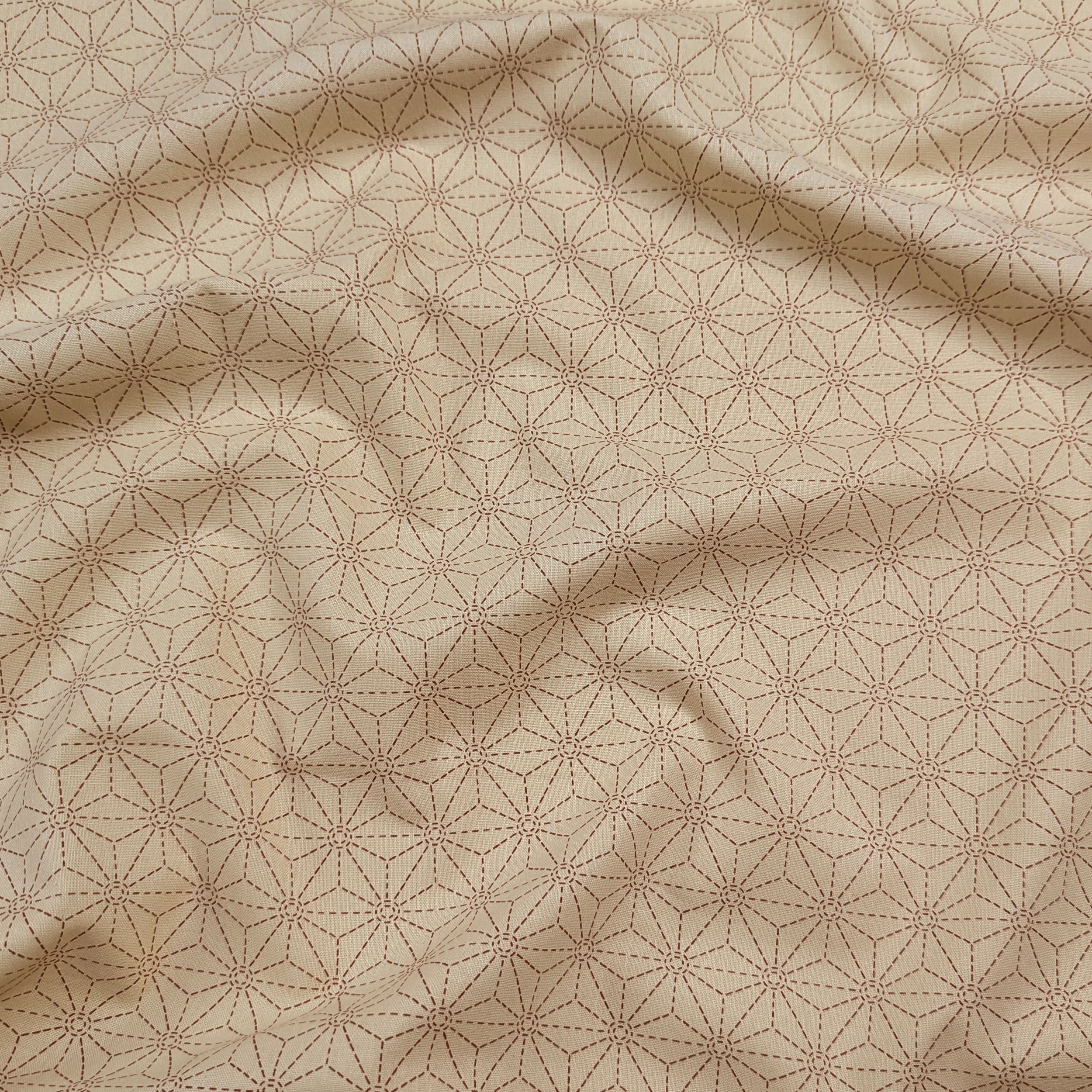 Popeline Cotone Beige con Stelle Geometriche Bordeaux Image