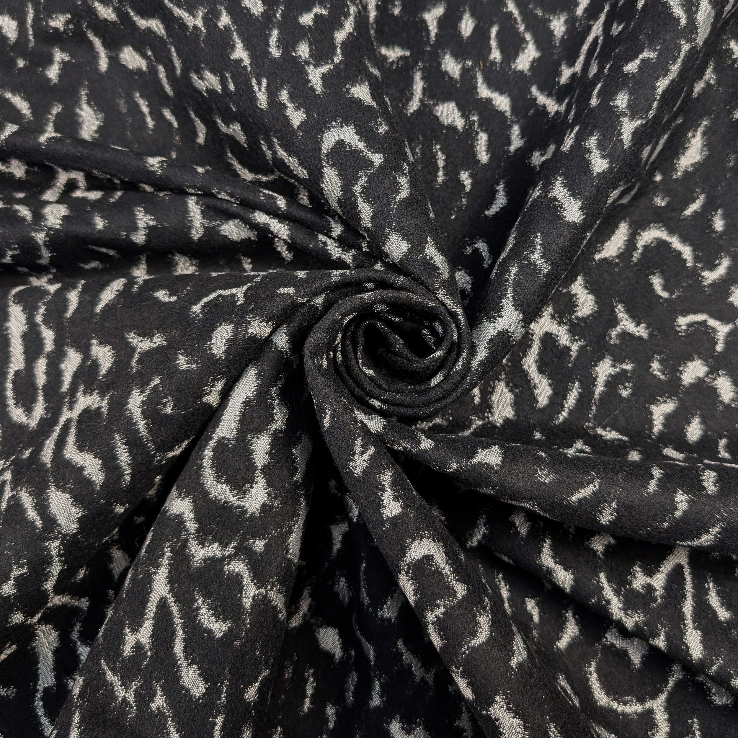Broccato Fantasia Astratta Grigio e Nero Image