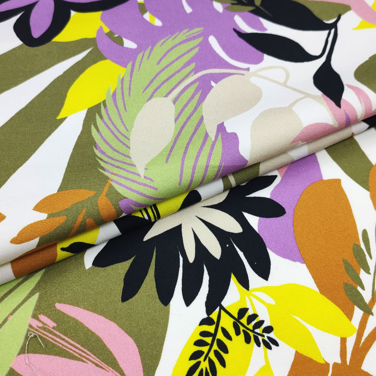 Rasatello di cotone fiori e foglie tropicali