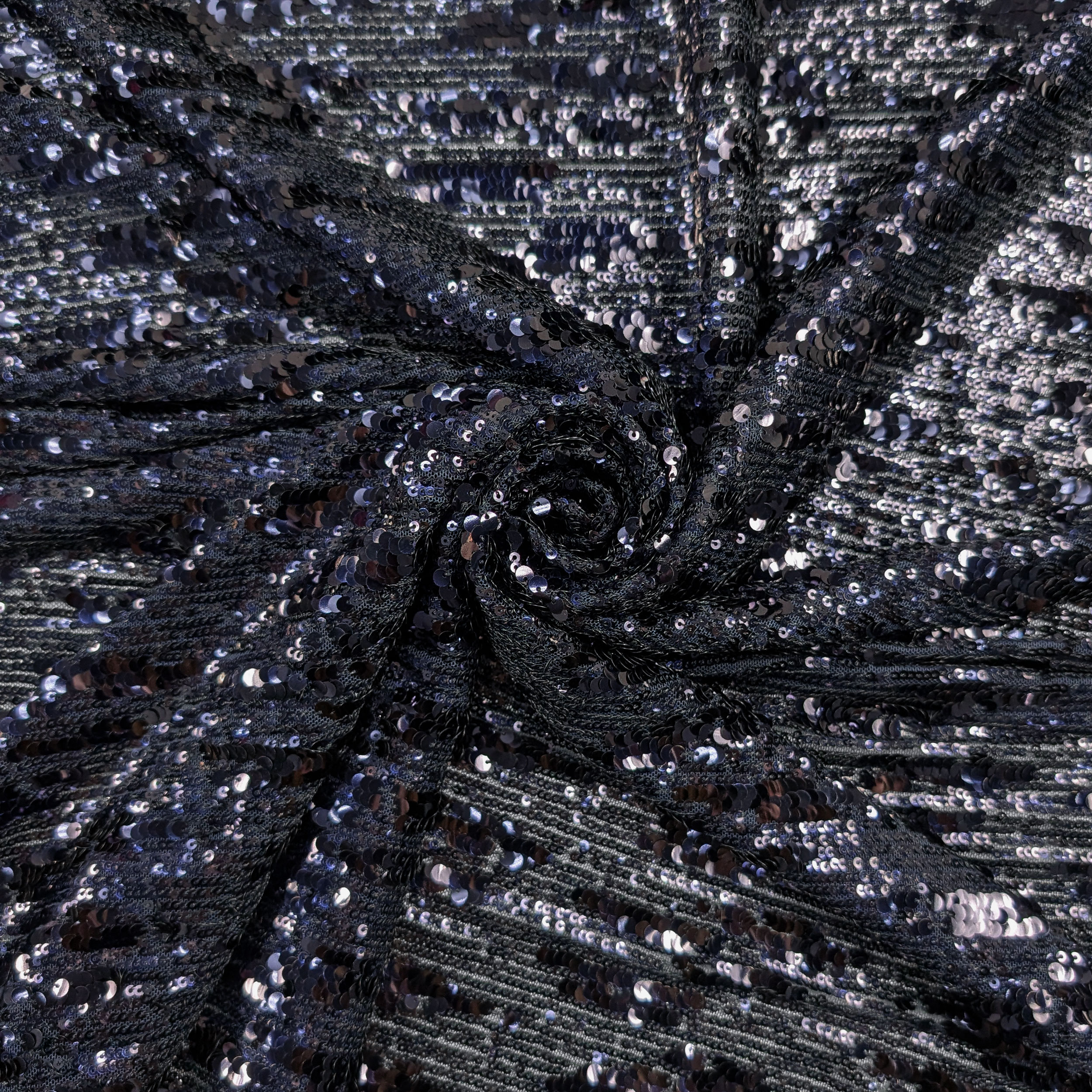 Tessuto Paillettes a Cascata su Tulle Image