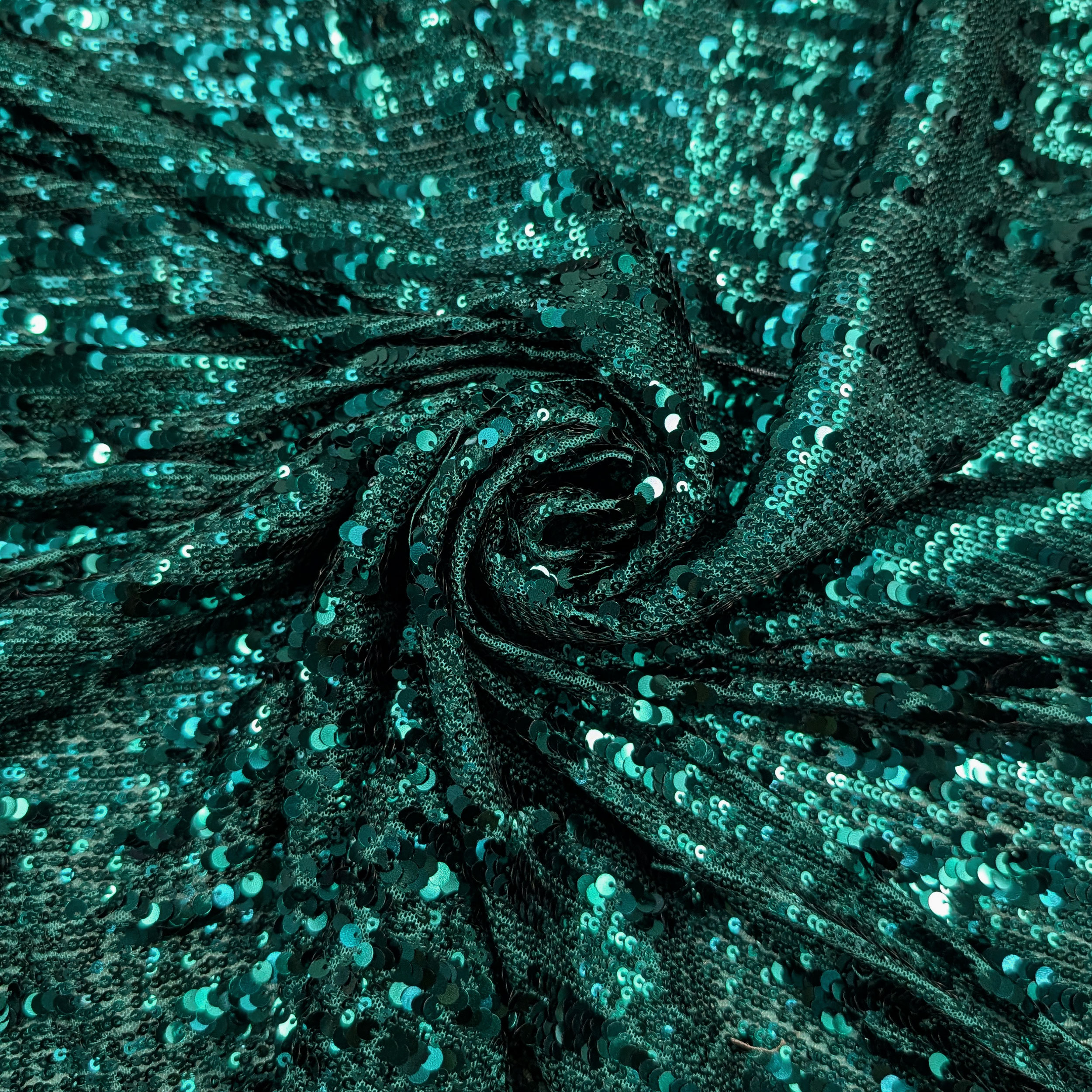 Tessuto Paillettes a Cascata su Tulle Image