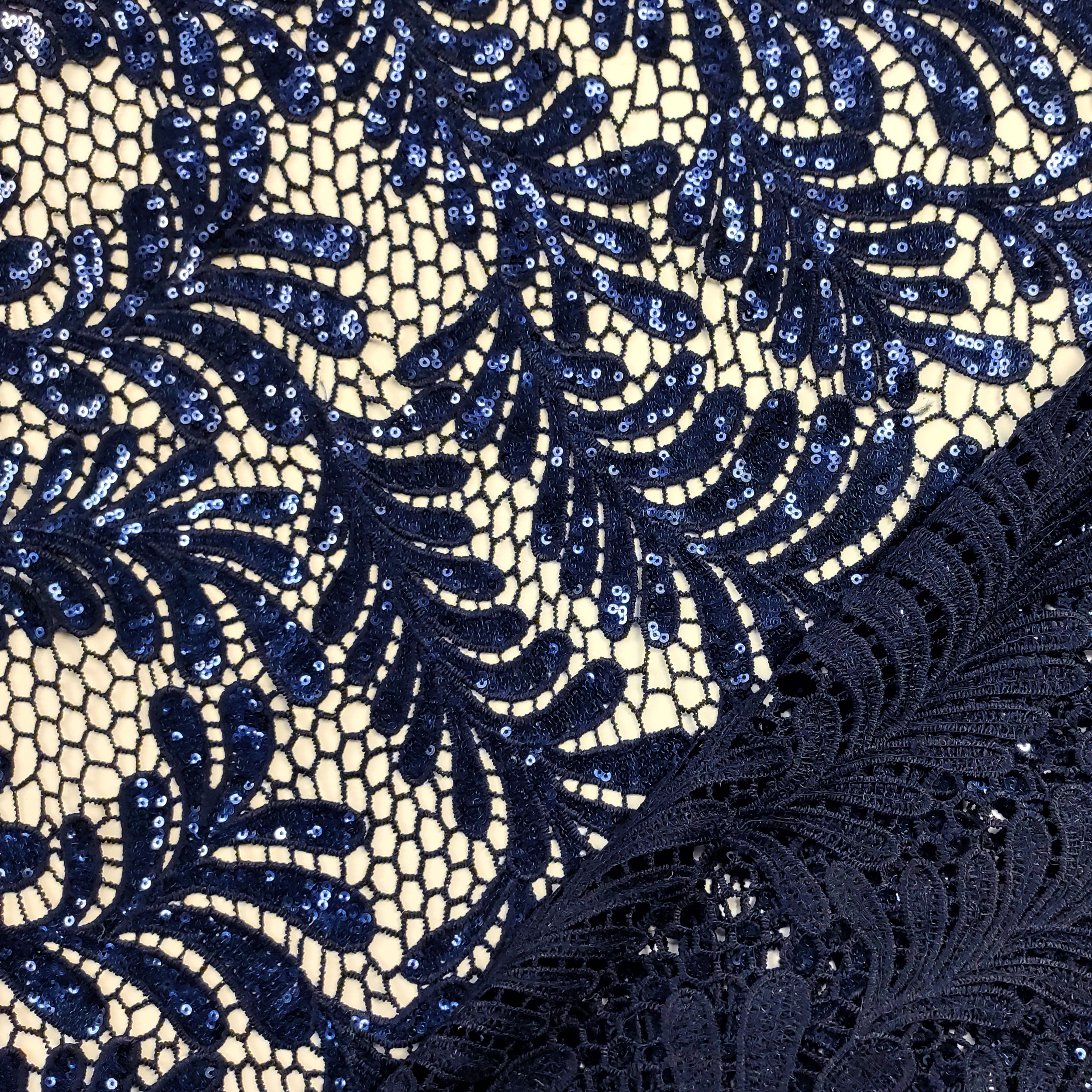 Macramè Doppio Smerlo Paillettes Blu