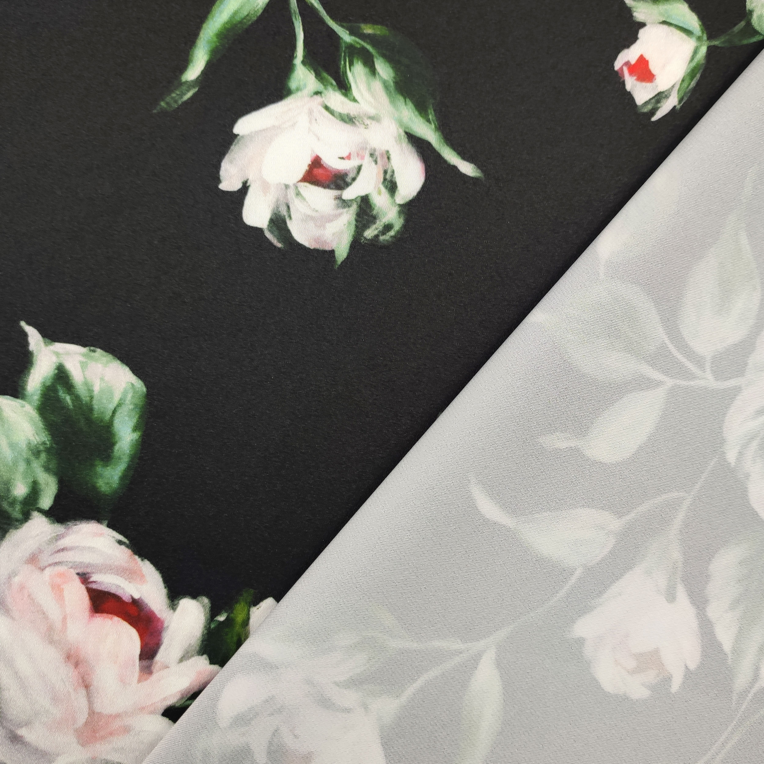 Raso Setato Alta Moda Rose Sfondo Nero