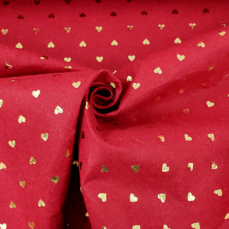 Pannolenci Cuori Oro Sfondo Rosso