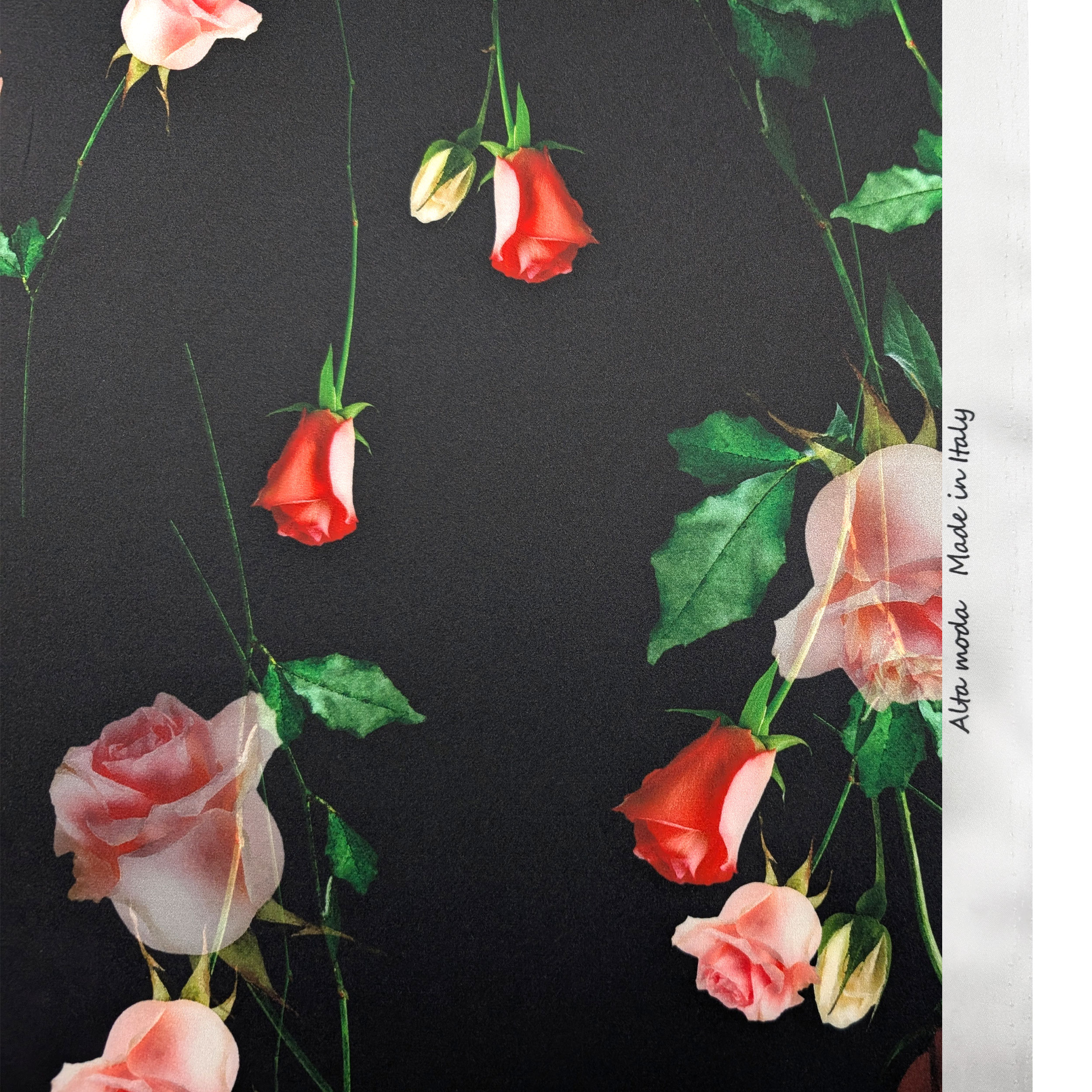 Raso Setato Alta Moda Boccioli di Rose Image