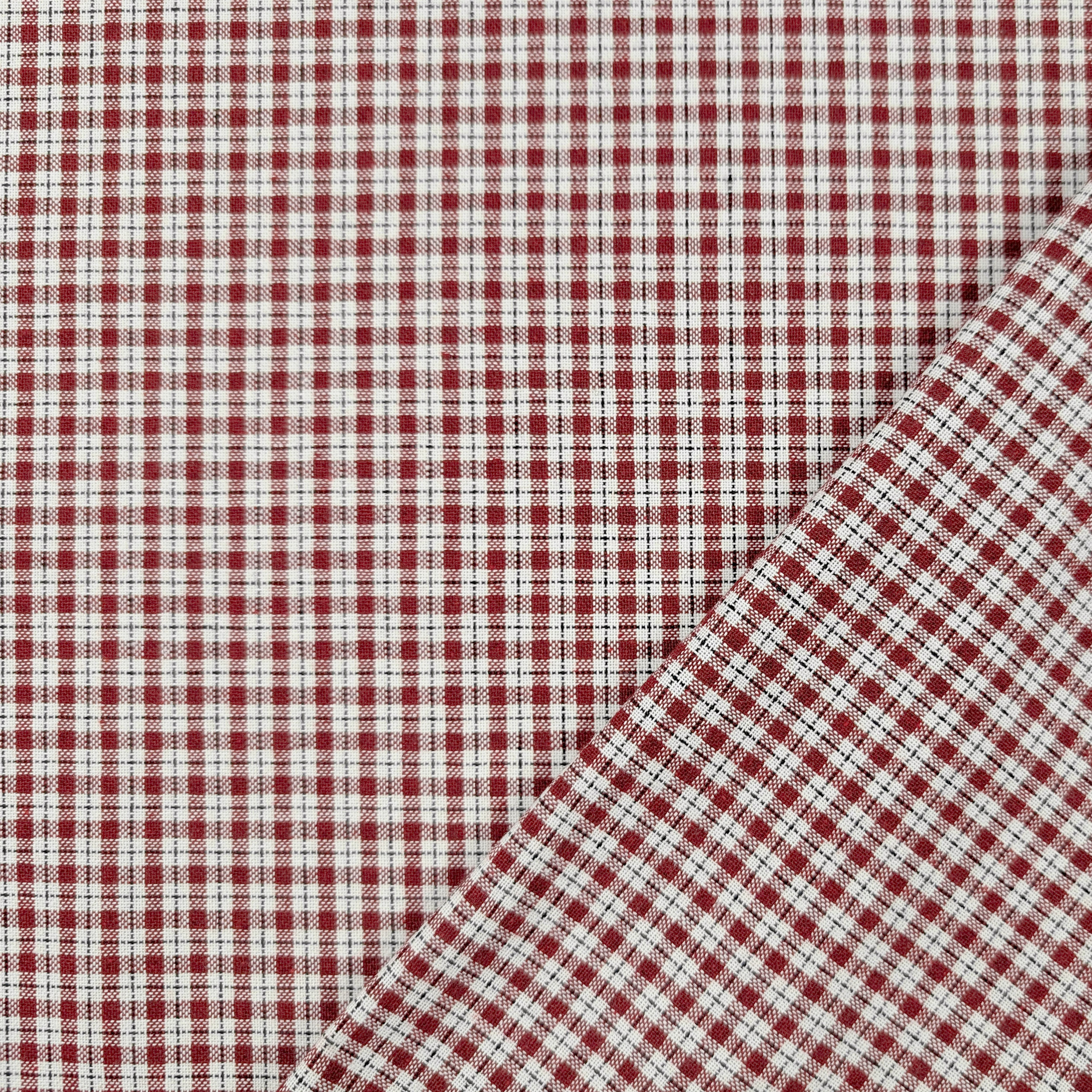 Tessuto Tinto In Filo Mini Quadretti Bordeaux Image
