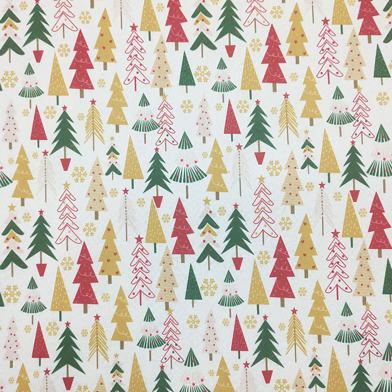 tessuto-pannolenci-alberi-natalizi-rossi-verdi-e-beige