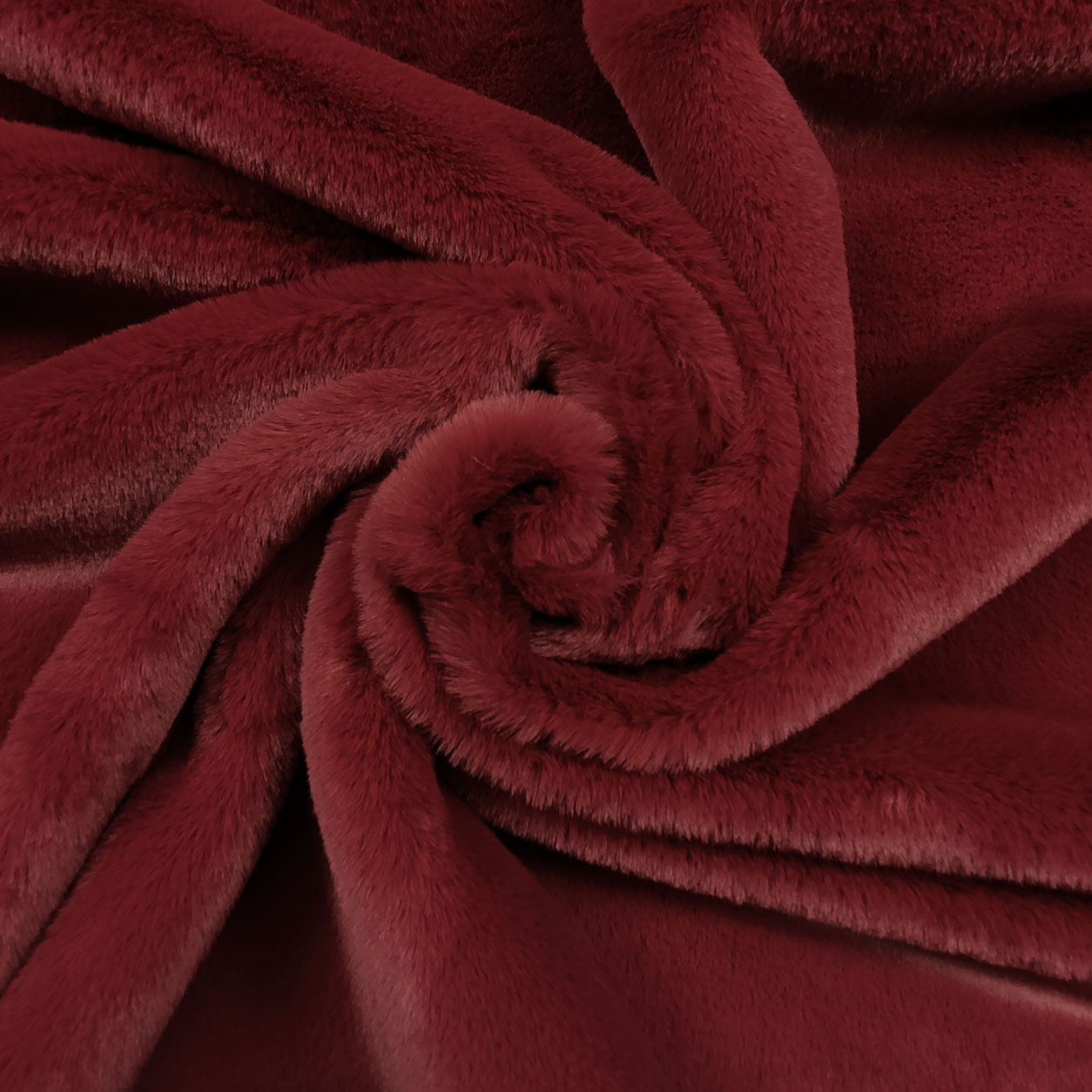 pelliccia-abbigliamento-rosso-scuro