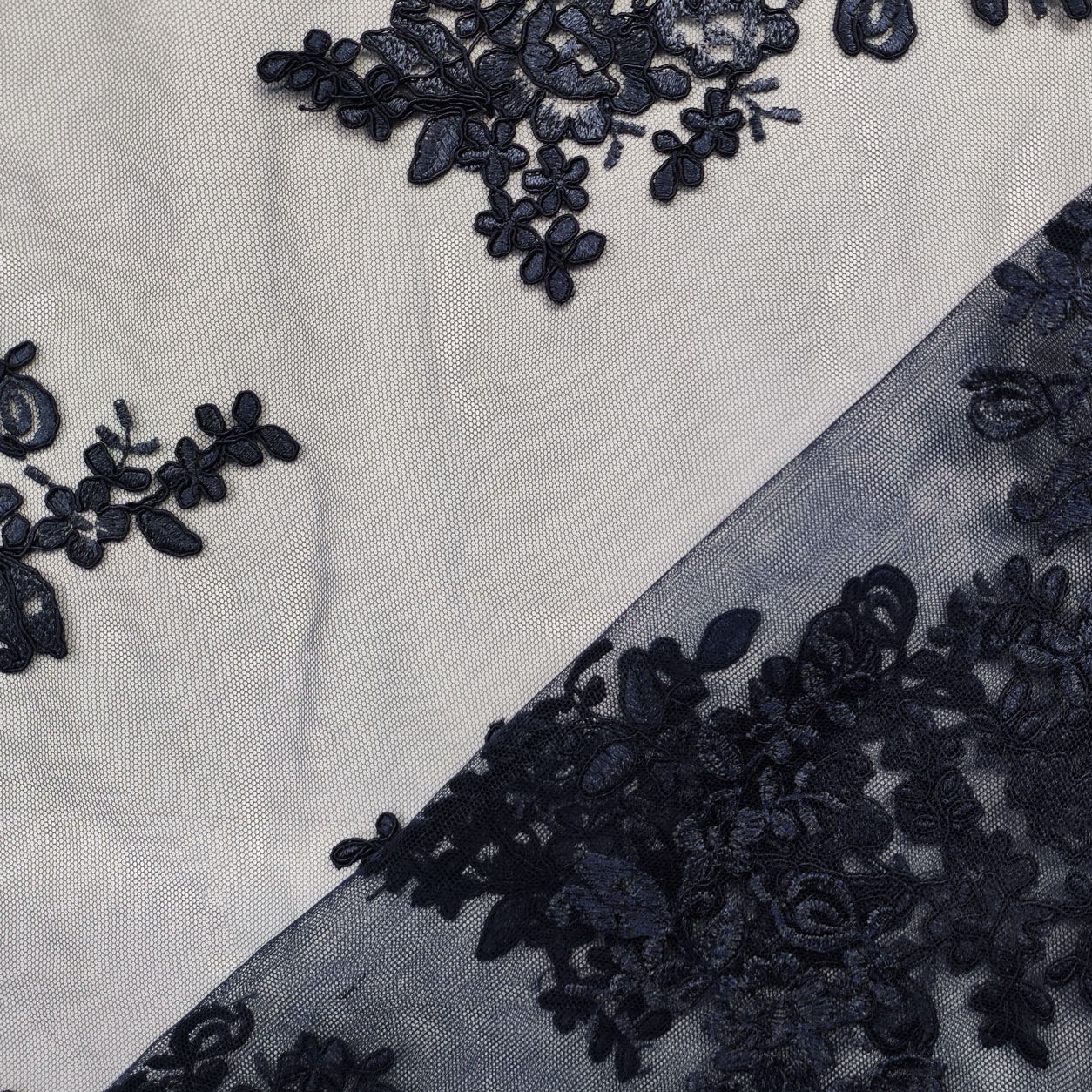 pizzo-doppio-bordo-ricamato-blu-scuro
