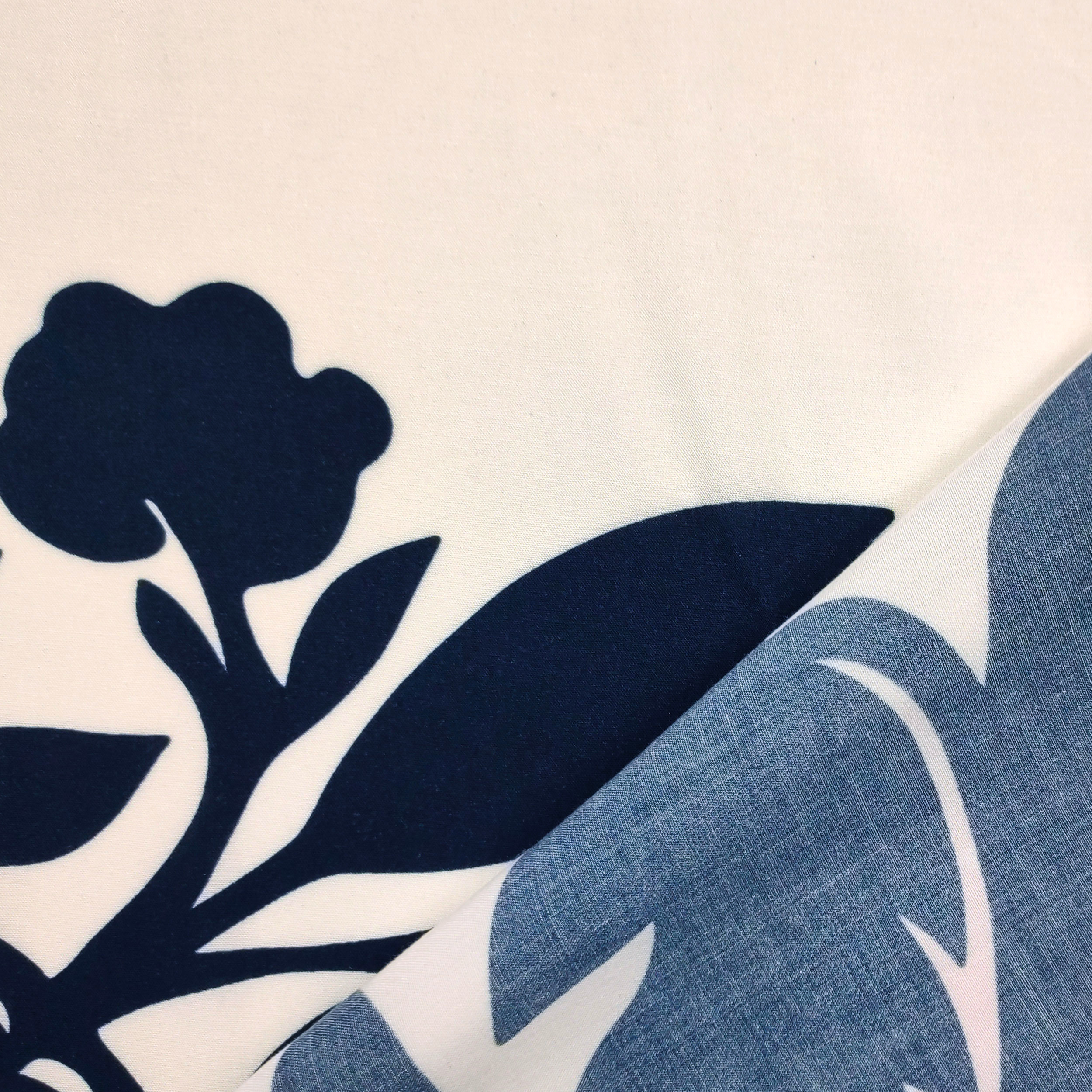 Tessuto Cotone Fantasia Arabesc Blu e Rosso