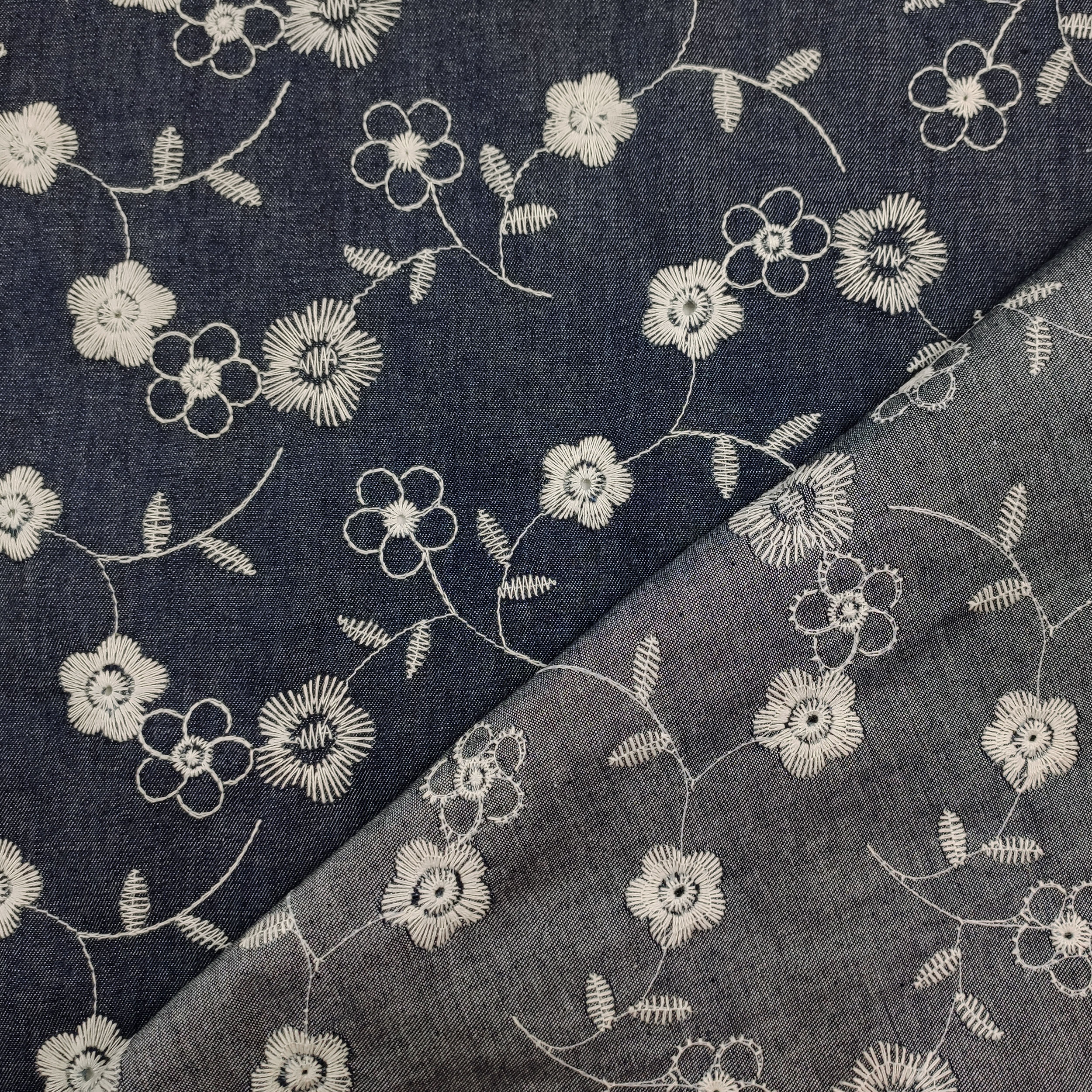Jeans di Cotone Fiori Ricamati