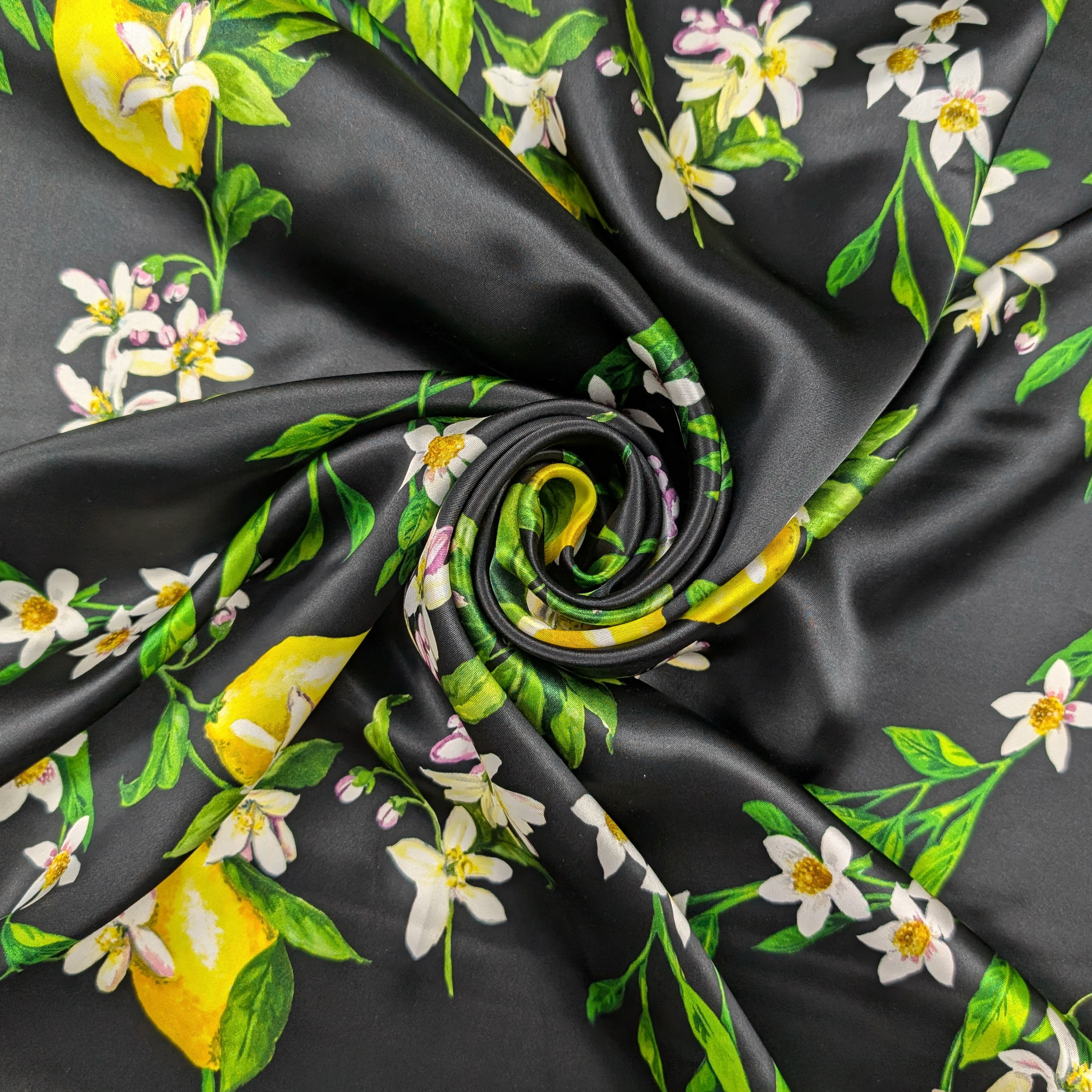 Raso Seta Viscosa Naturale Nero Fiori e Limoni Image