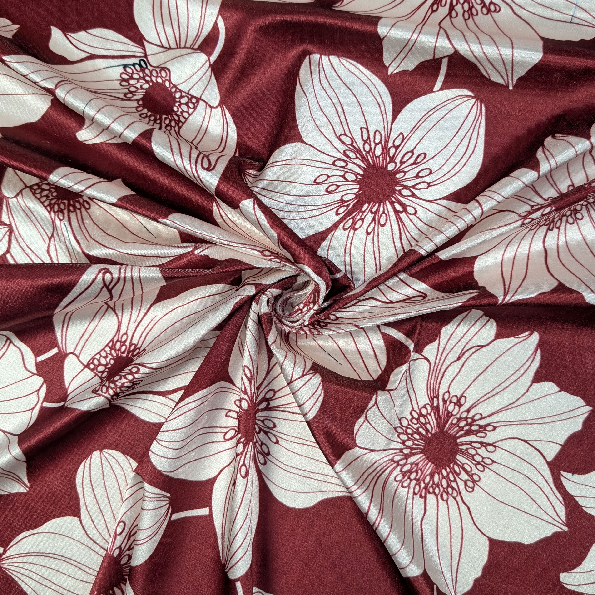Vellutina Bordeaux Fiori Moda Bianchi Image