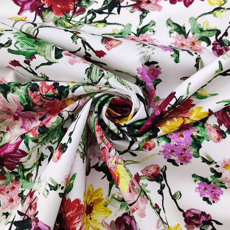 Tessuto Cotone Elasticizzato Mazzi di Fiori Sfondo Bianco 