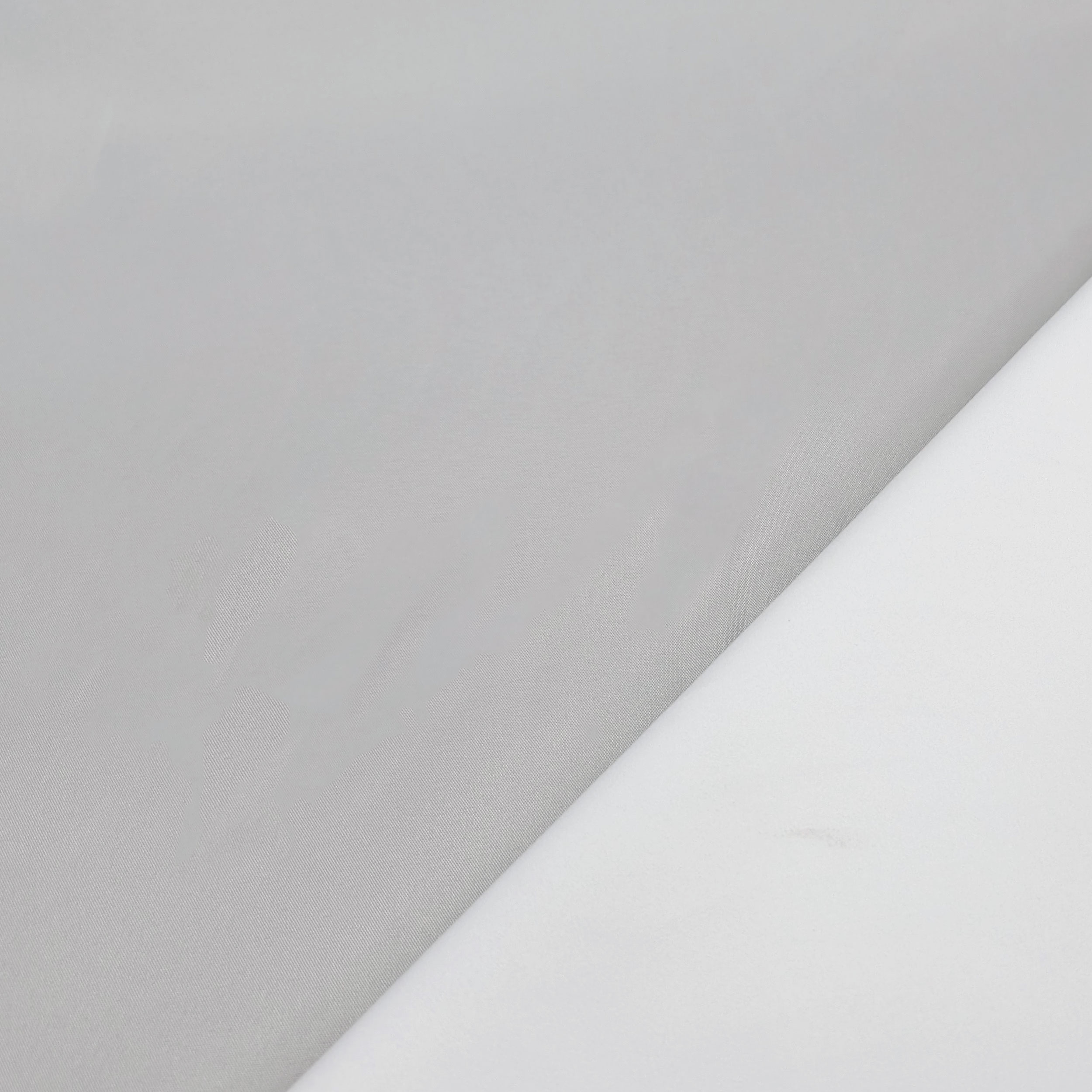 Tessuto Tenda Buio 100% Oscurante Grigio Perla Image