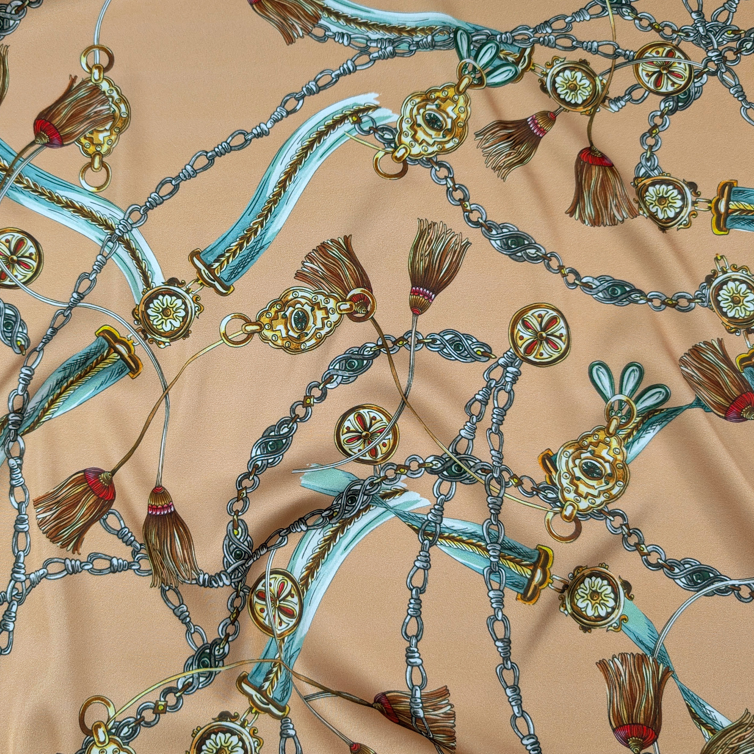 Raso Setato Alta Moda Beige con Catene Image