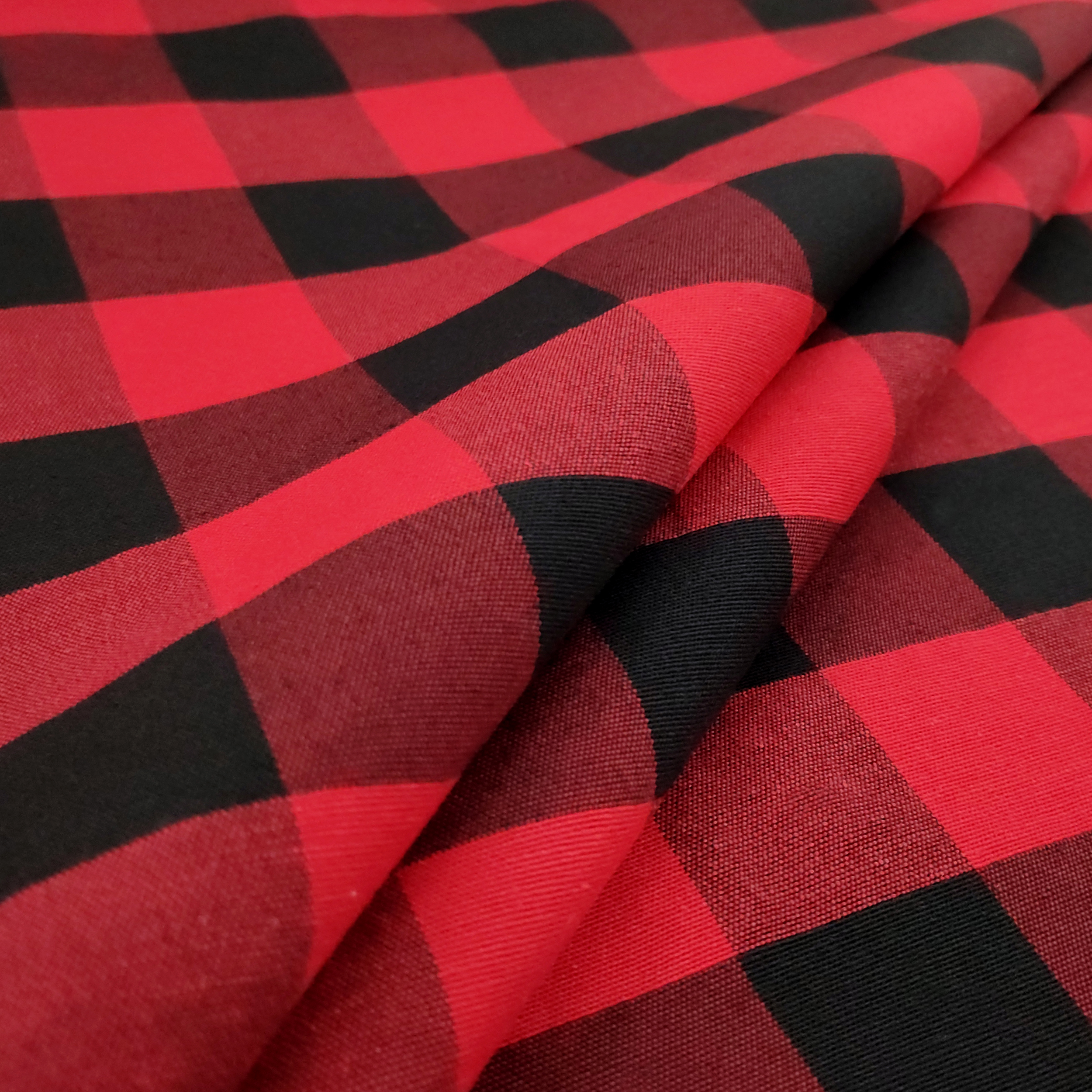 Tessuto misto con cotone quadretti rossi e nero