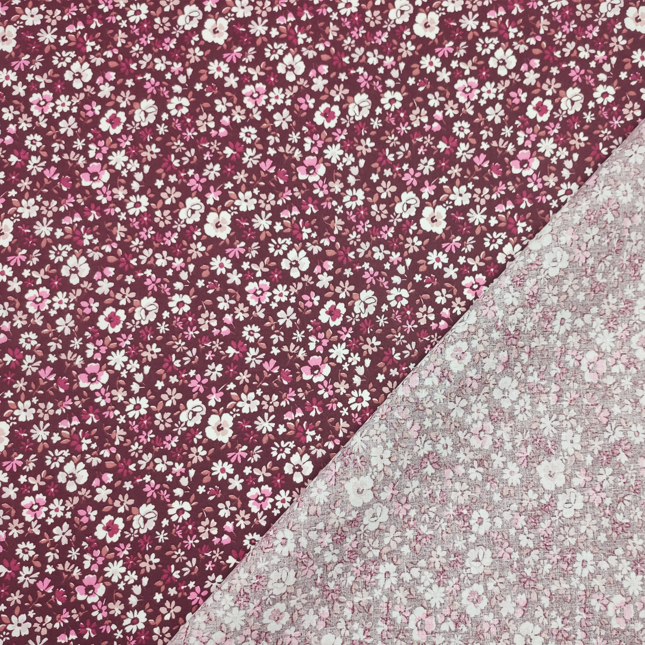 tessuto-rasatello-tessuto-fiori-bianchie-e-rosa-sfondo-bordeaux