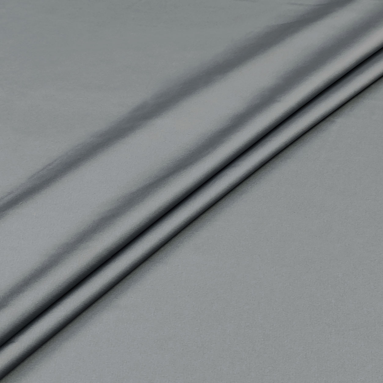 rasetto-effetto-seta-grigio-dettaglio