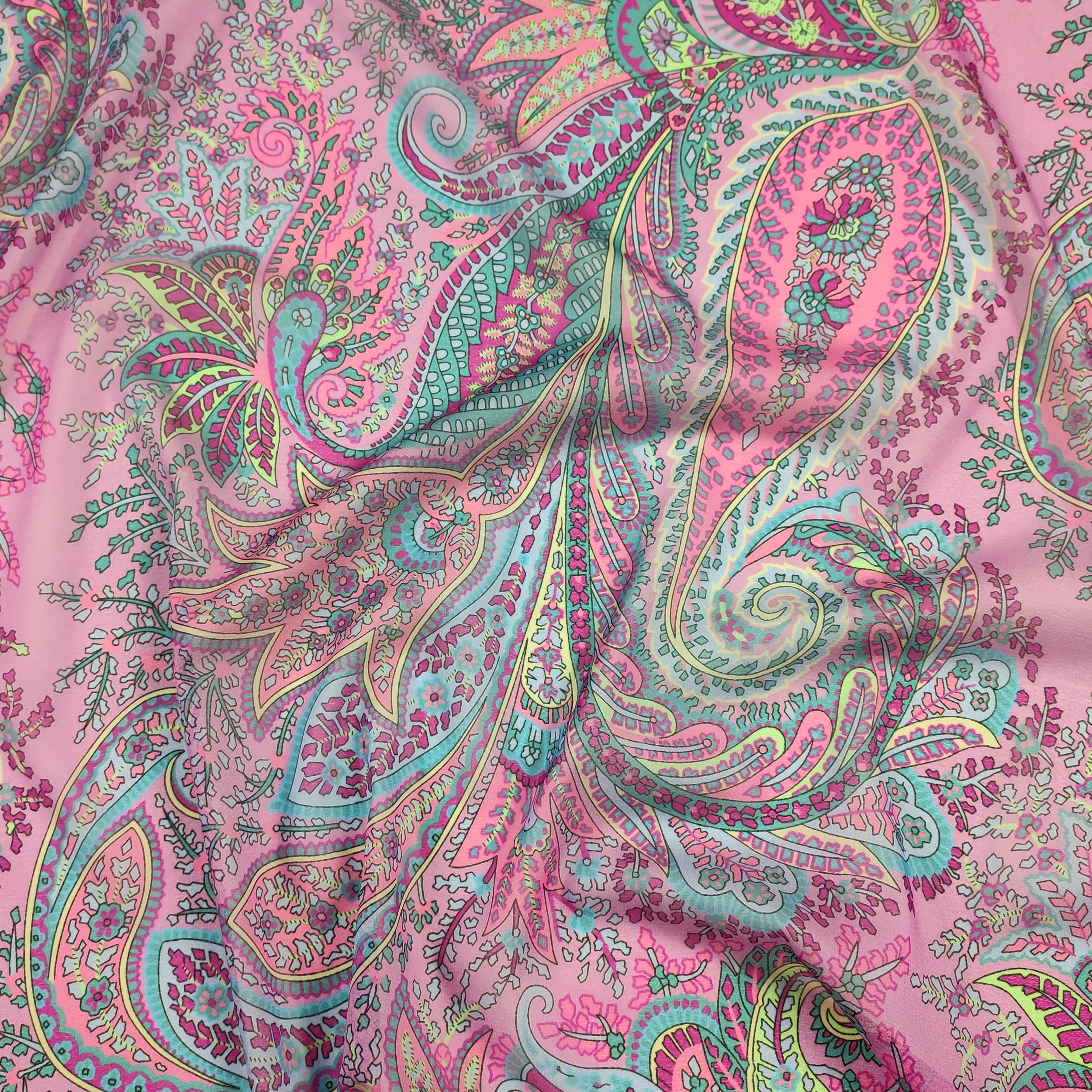 Chiffon in Seta Elasticizzata Fantasia Cachemire Fuxia