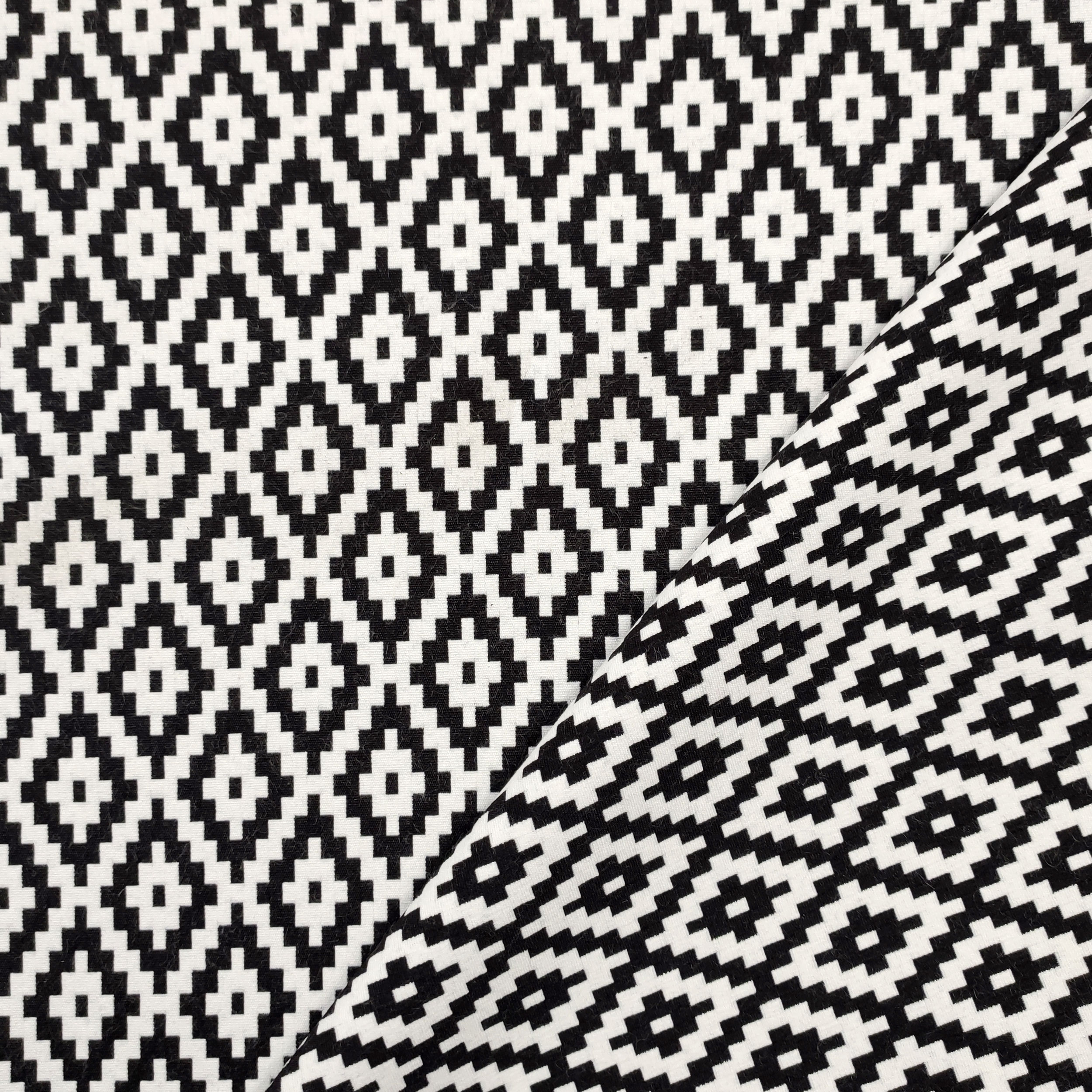 Tessuto Alta Moda Etnico Bianco e Nero