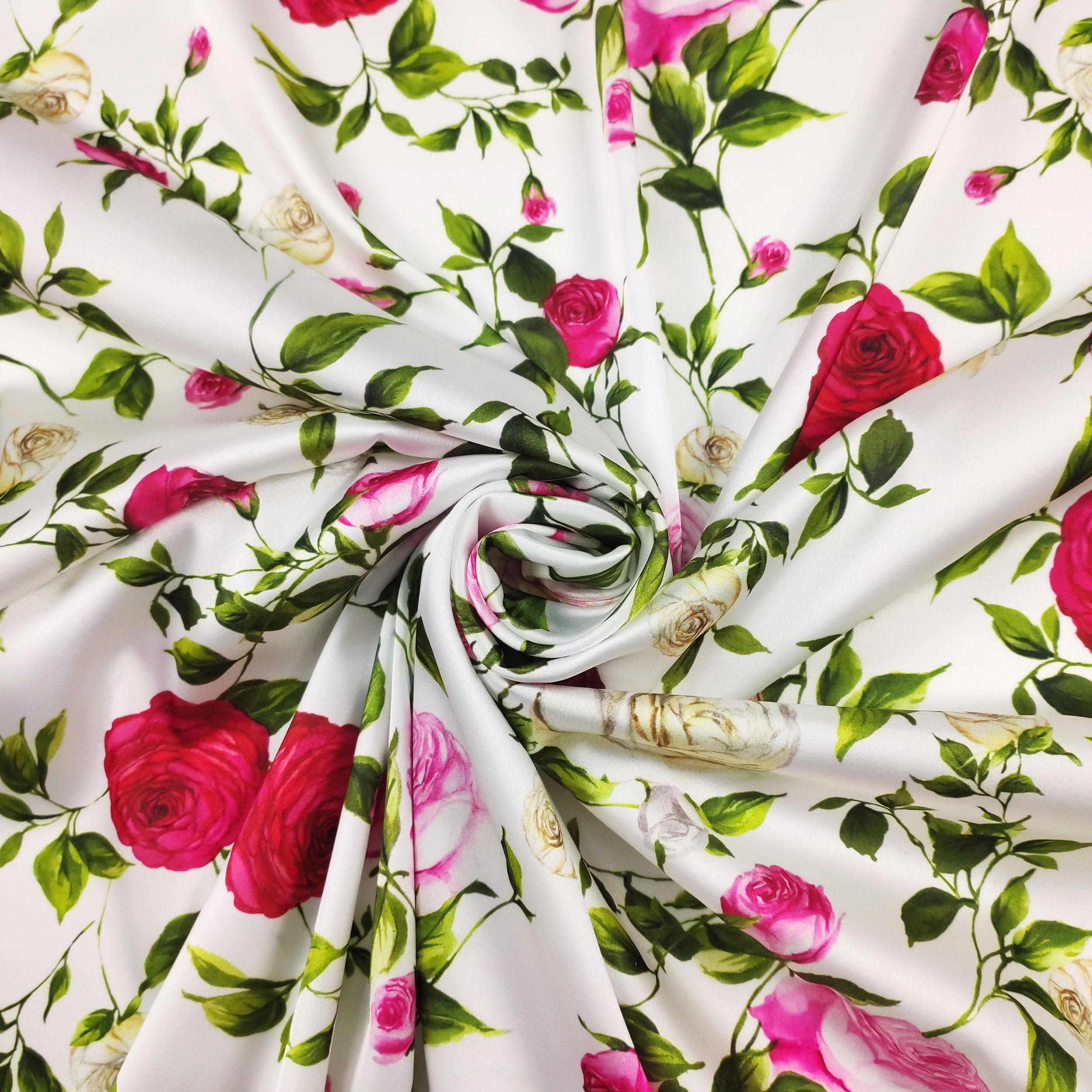 Rasetto Elasticizzato Setato Rose Sfondo Bianco