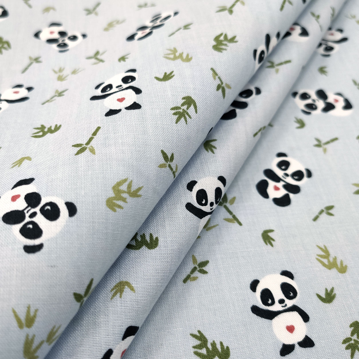 Tessuto di Cotone Panda Innamorato e Bamboo