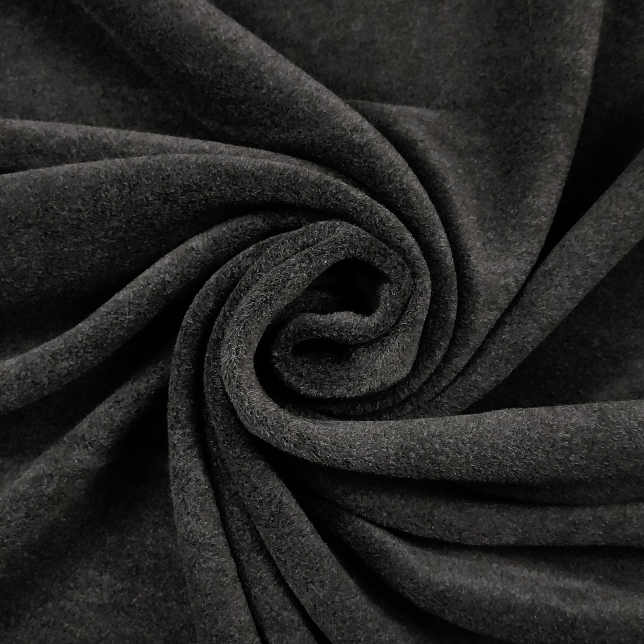 Pile grigio scuro