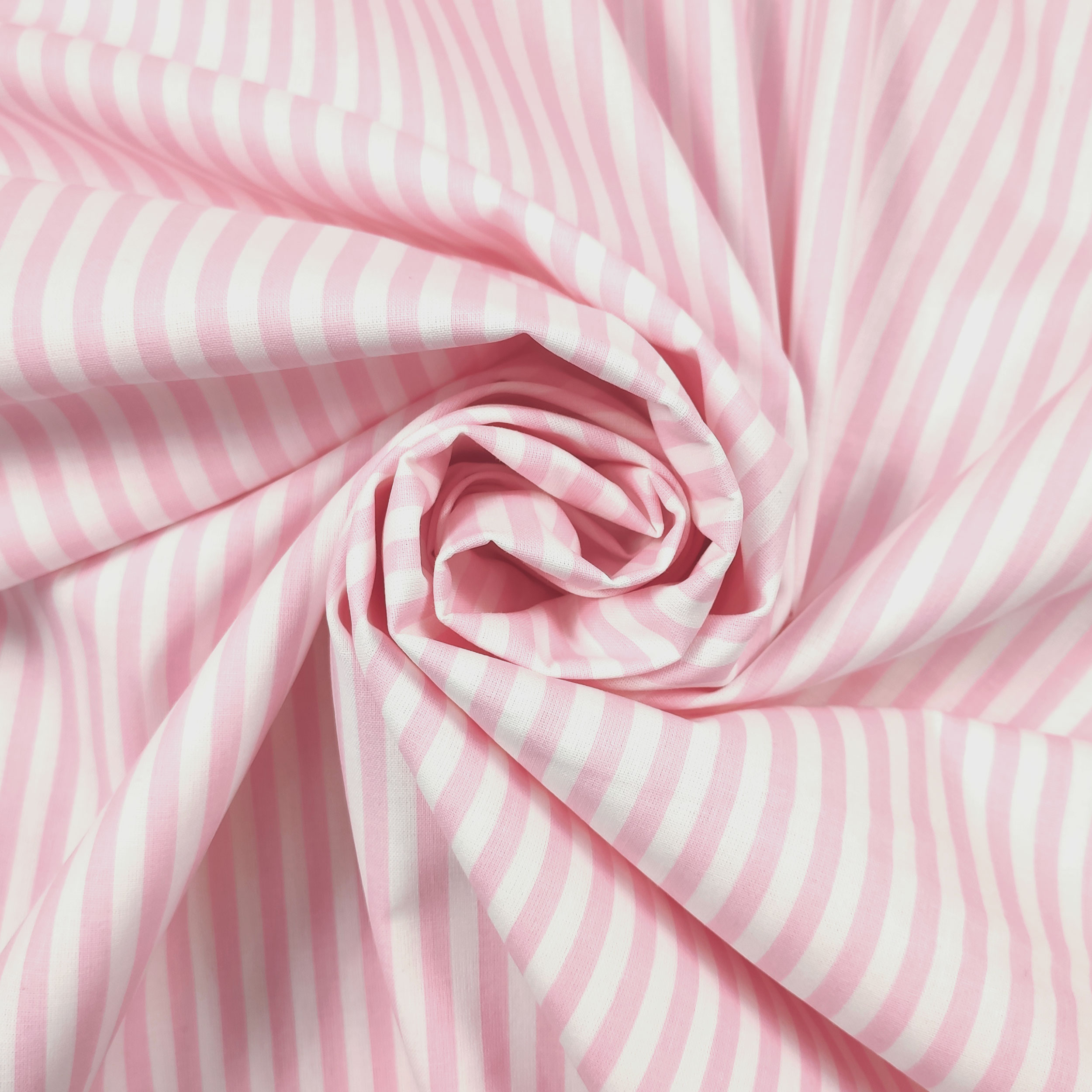 stoffa in cotone righe rosa chiaro