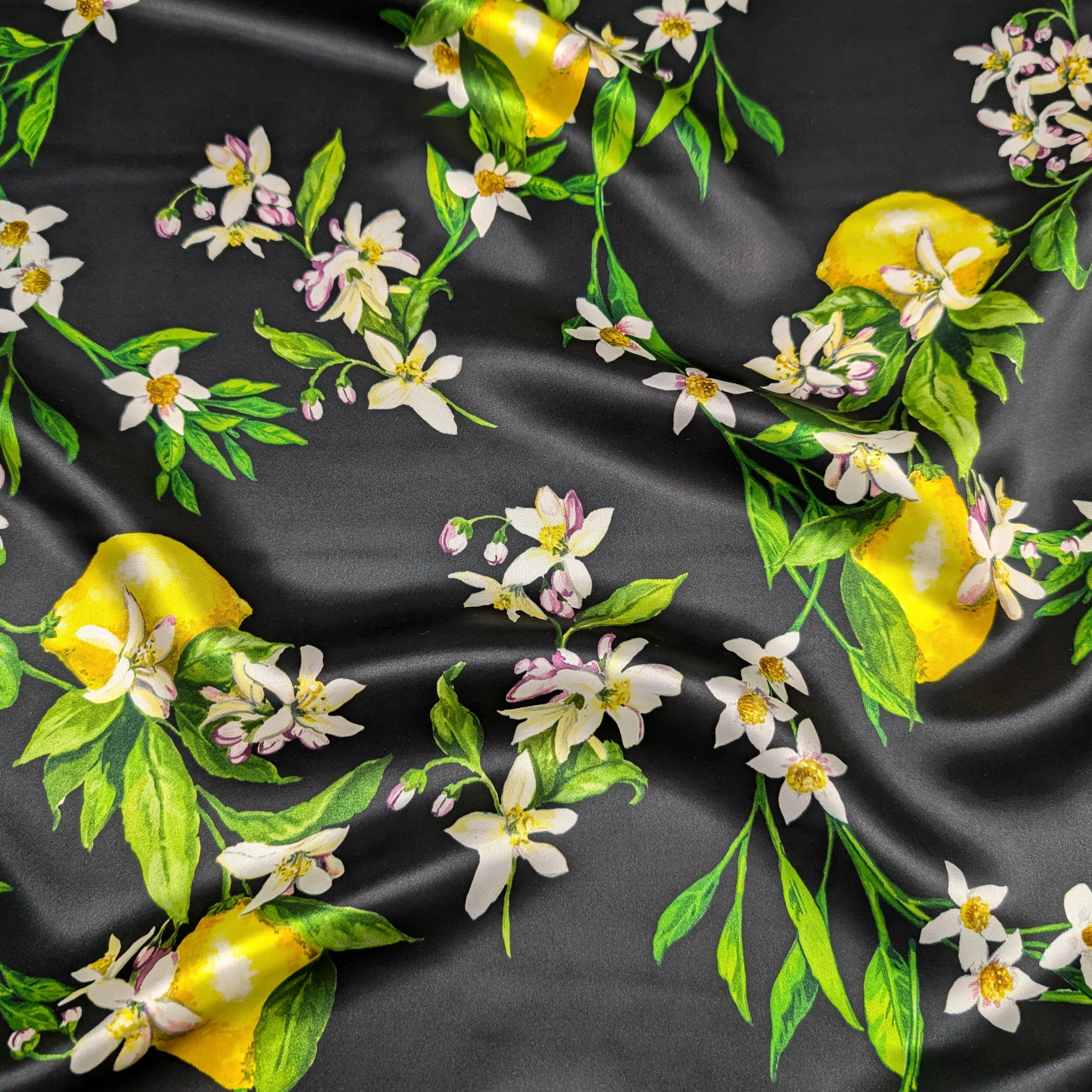 Raso Seta Viscosa Naturale Nero Fiori e Limoni Image