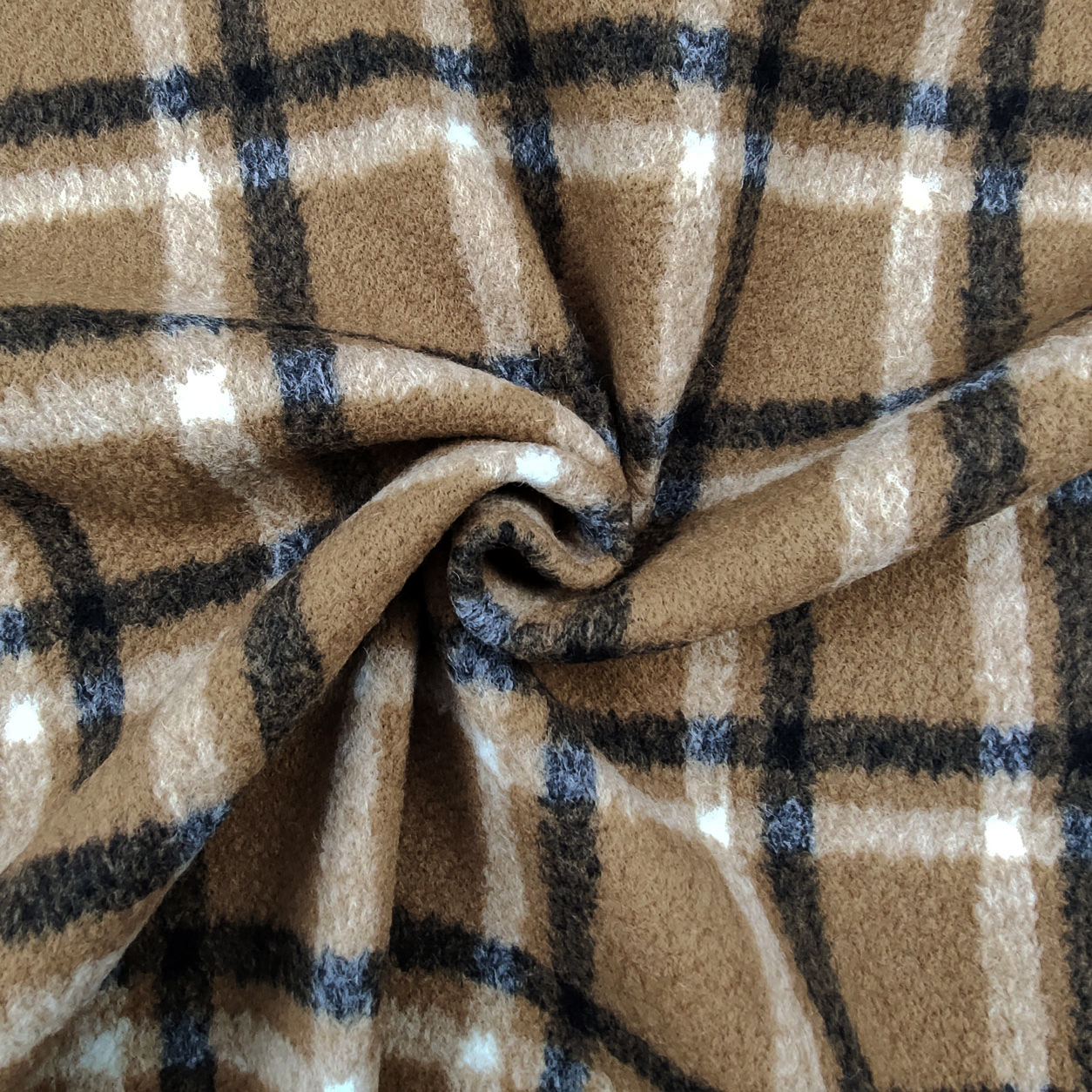 Tessuto in lana cappotto quadri beige bianco e nero (1)