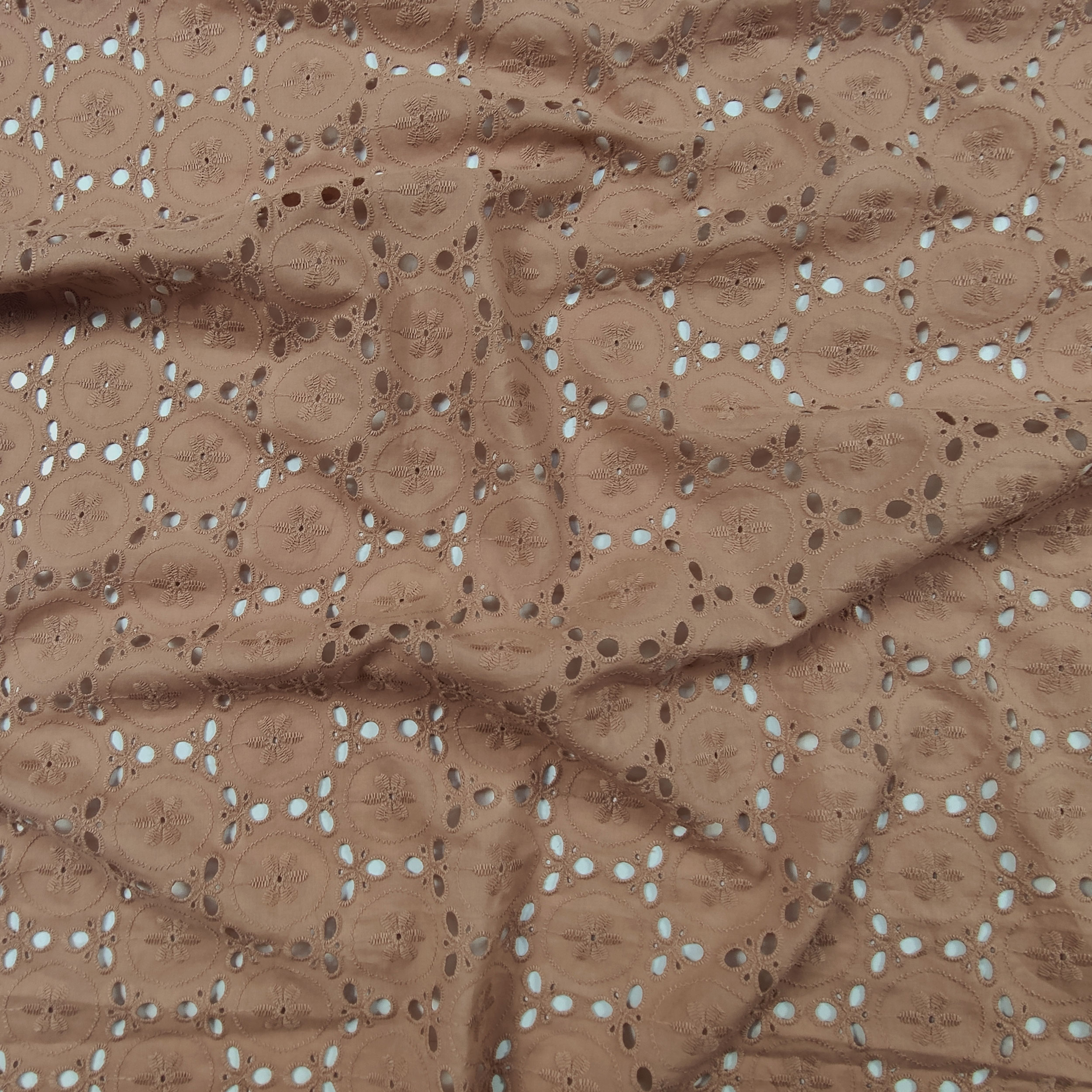 Tessuto Sangallo Beige Doppio Bordo Ricamato