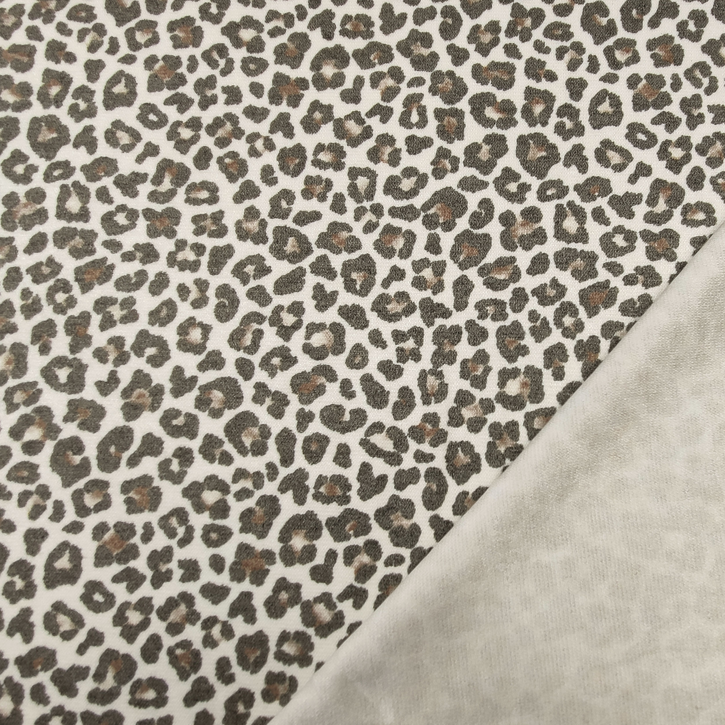 tessuto mano cachemire leopardato