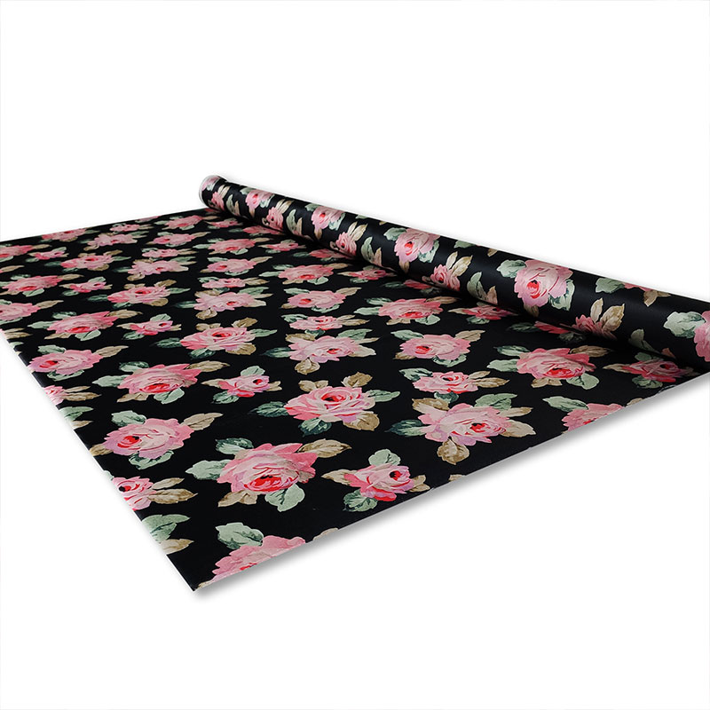 Raso di Seta Fantasia Rose Sfondo Nero