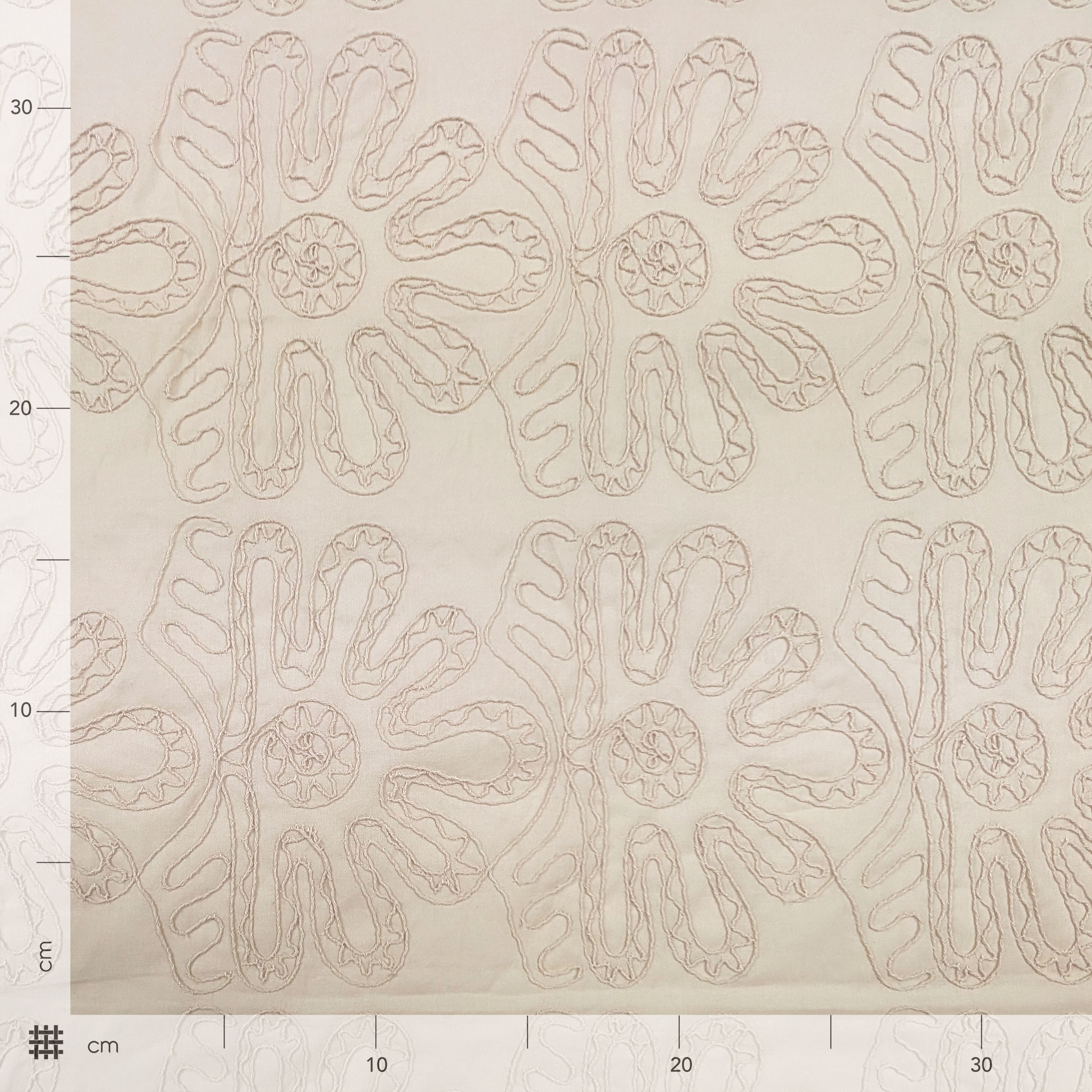 Popeline di Cotone Fantasia Floreale Ricamata Beige Image