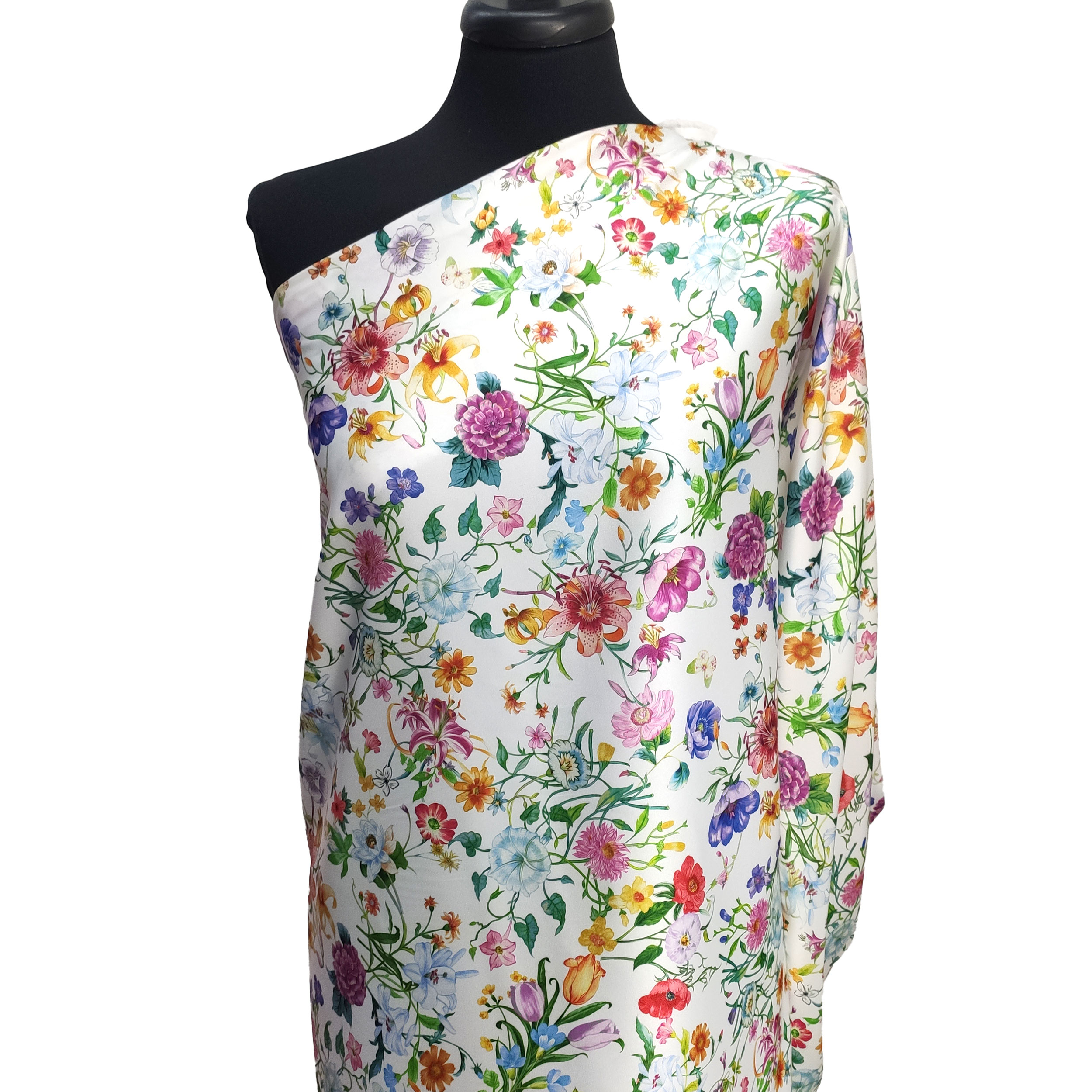Rasetto Elasticizzato Setato Moda Fiori Sfondo Bianco