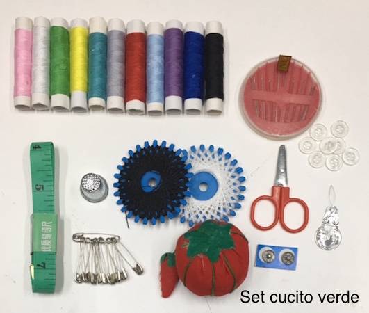 astuccio-con-set-da-cucito