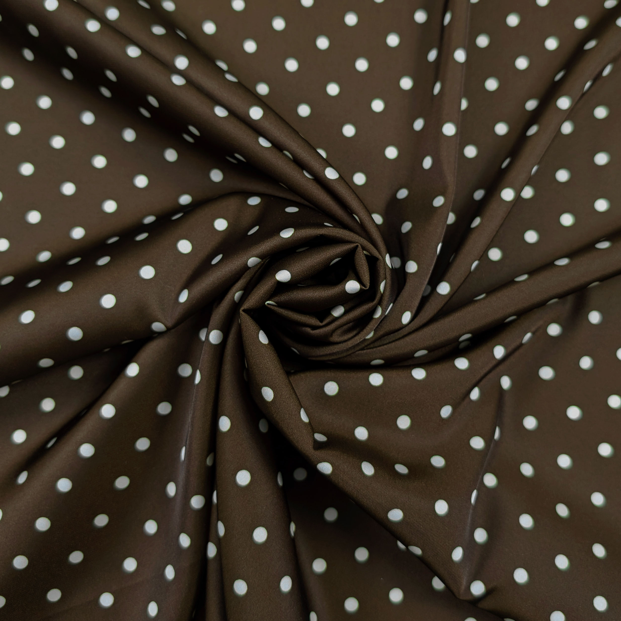 Raso Setato Alta Moda Pois Sfondo Marrone Image