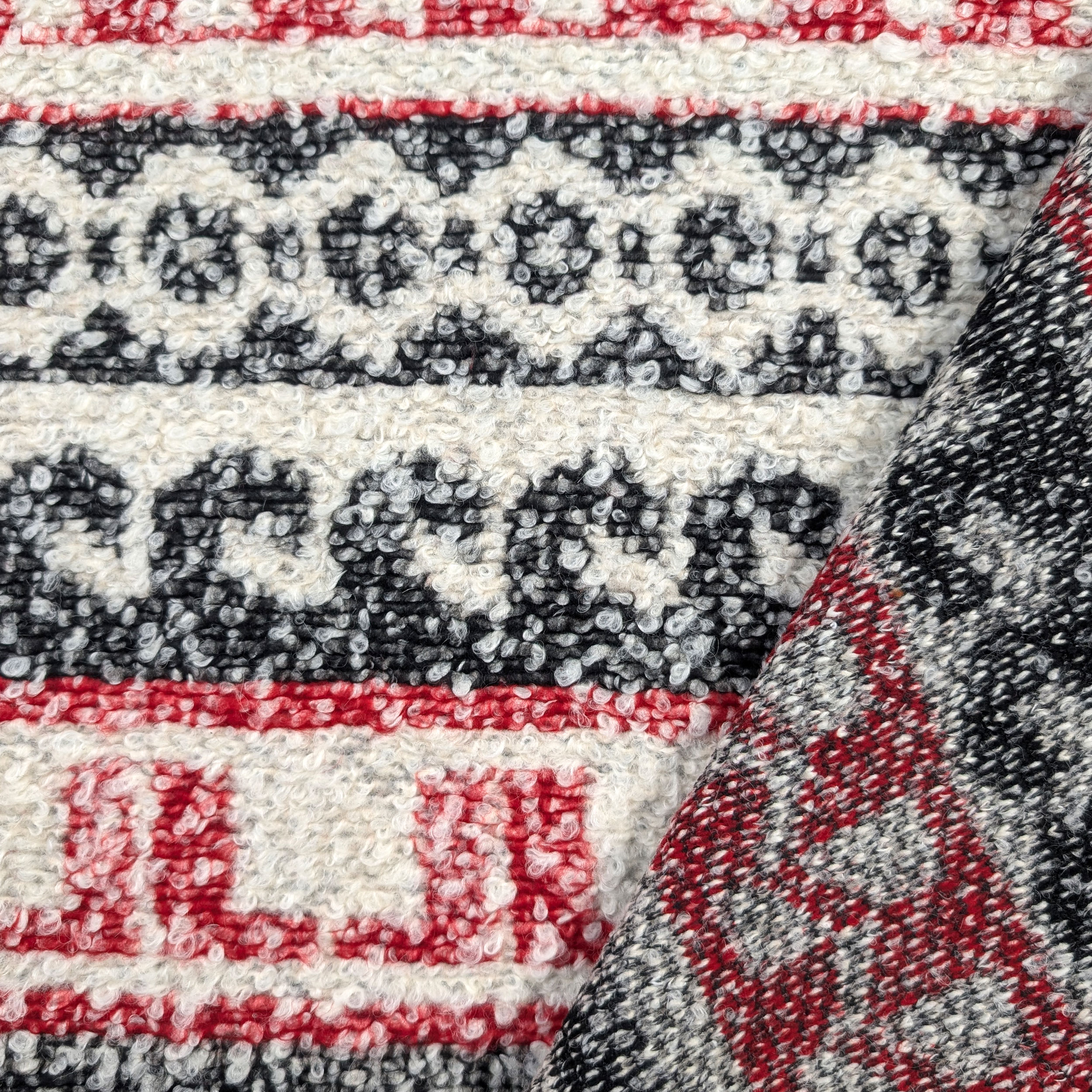 Cappotto Fantasia in Rosso Nero Image